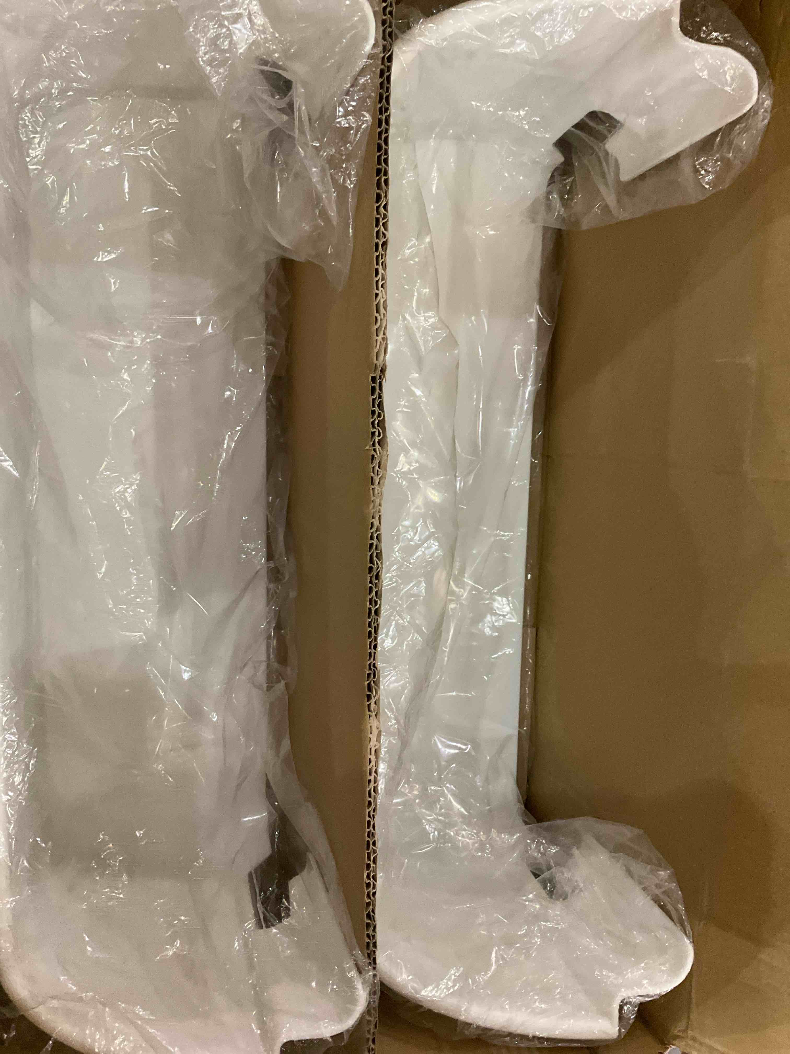 https://s3.amazonaws.com/lotting-images-prod/BargainHunt/EXS01542498_1715869362153.jpeg