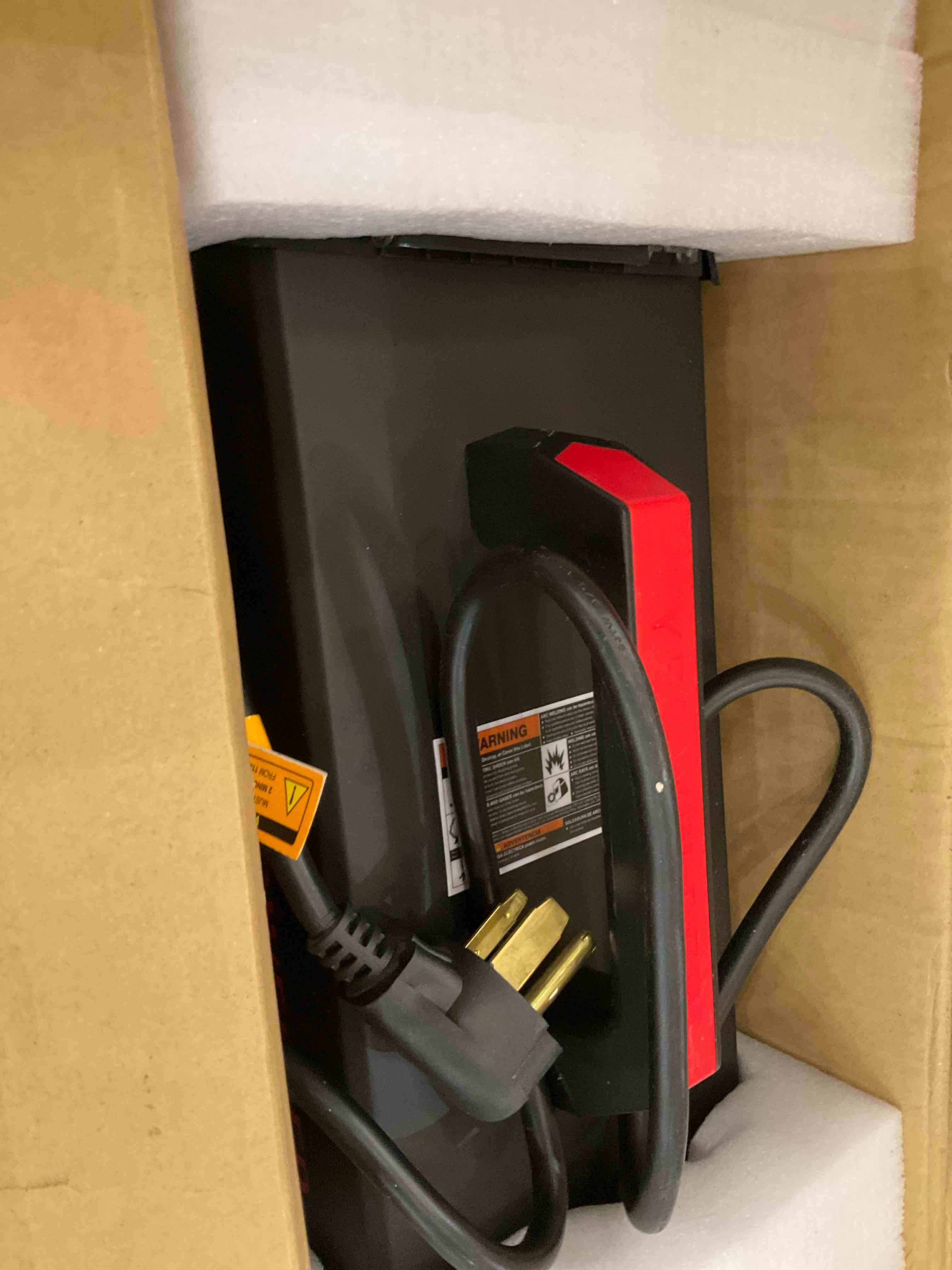 https://s3.amazonaws.com/lotting-images-prod/BargainHunt/EXS01542630_1715099935001.jpeg