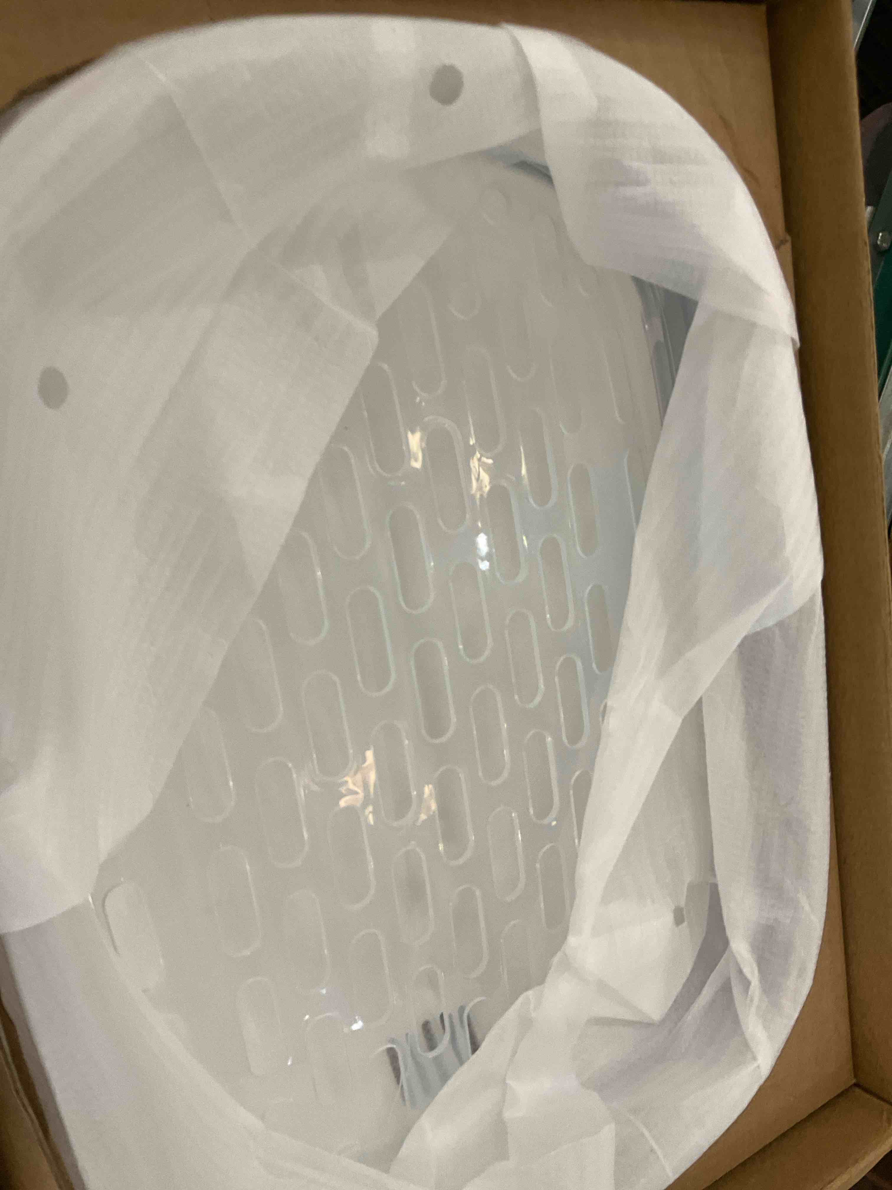 https://s3.amazonaws.com/lotting-images-prod/BargainHunt/EXS01542637_1715100851990.jpeg