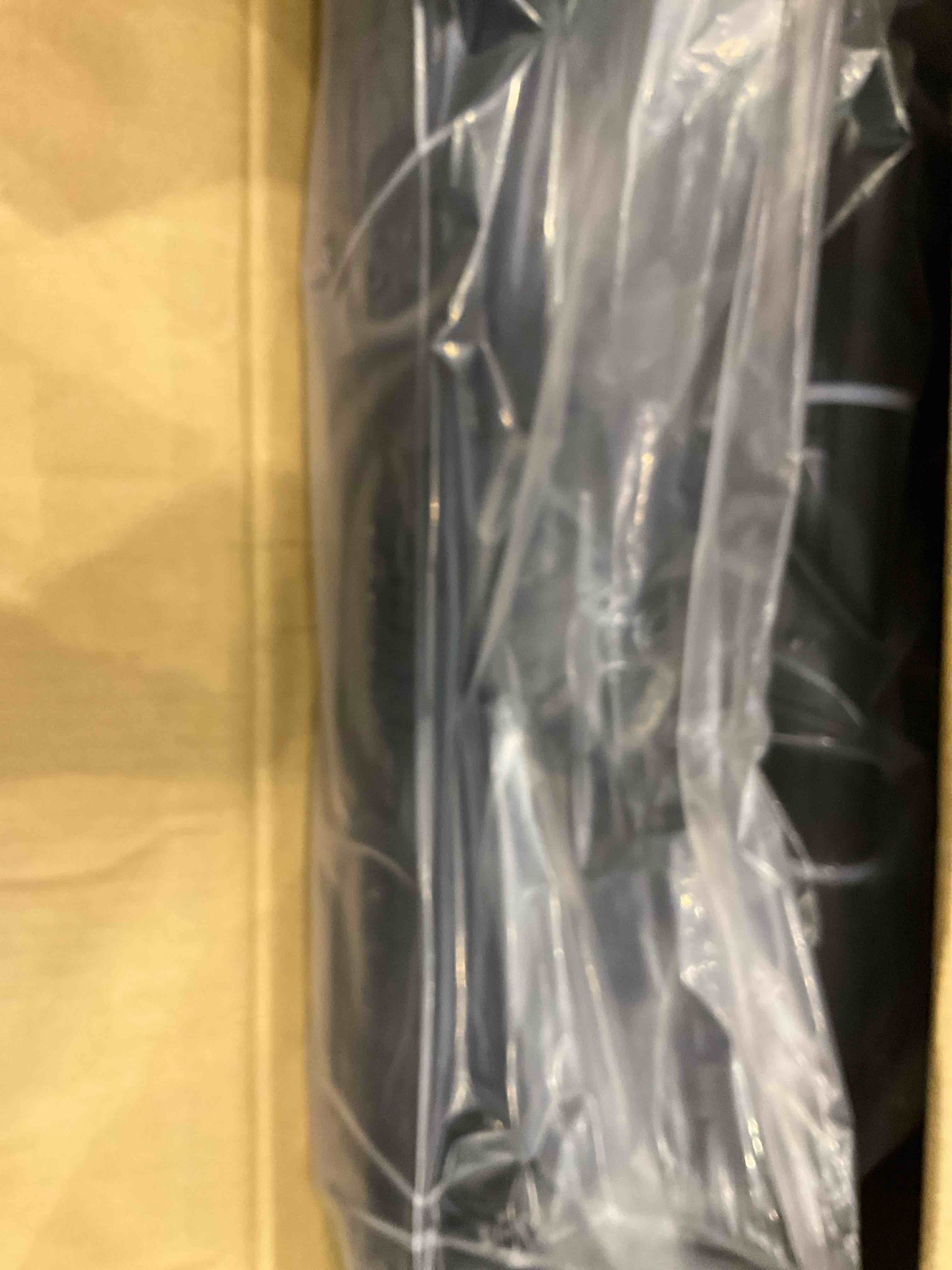 https://s3.amazonaws.com/lotting-images-prod/BargainHunt/EXS01542678_1715168034210.jpeg