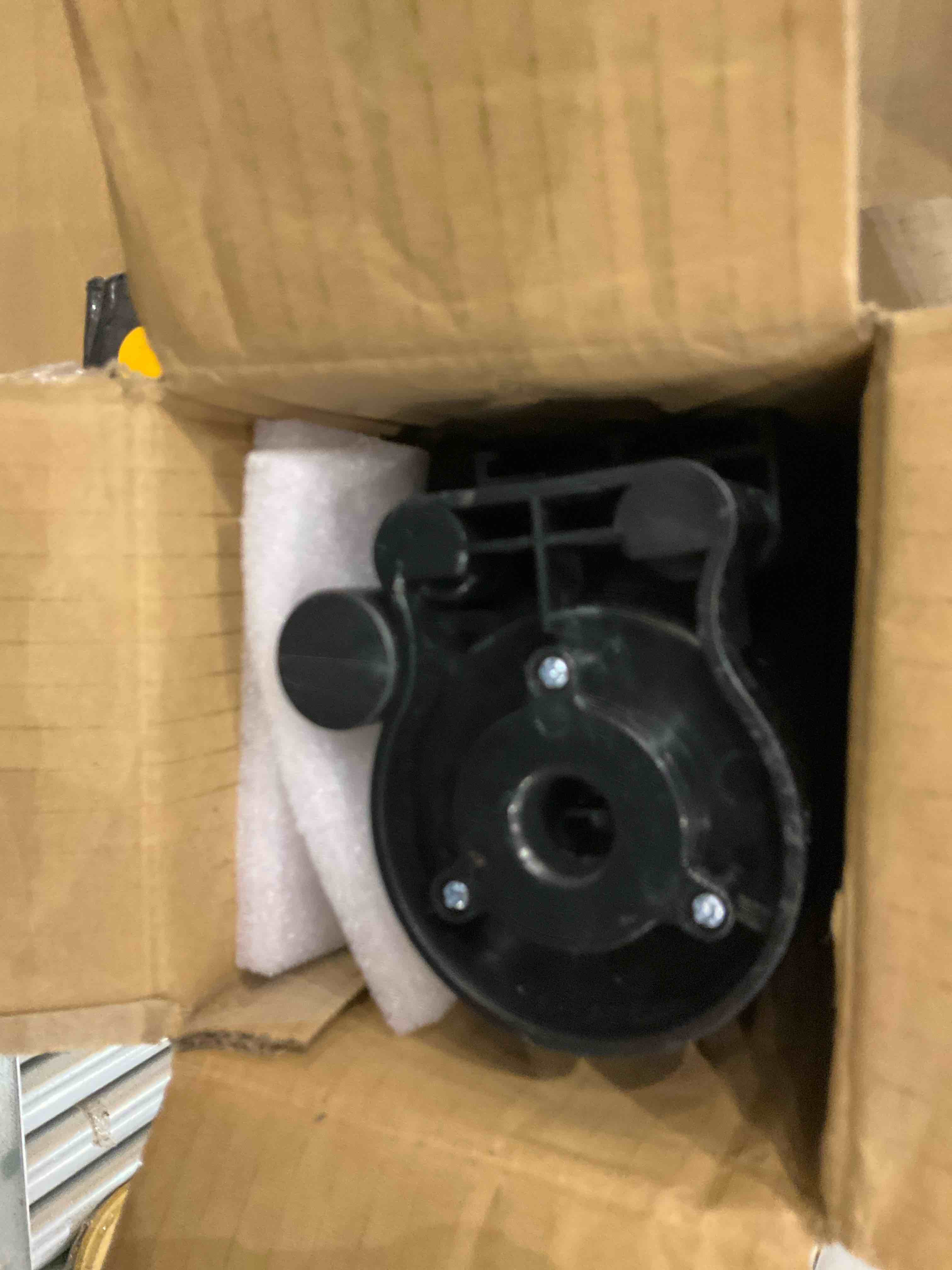https://s3.amazonaws.com/lotting-images-prod/BargainHunt/EXS01542685_1715169151205.jpeg