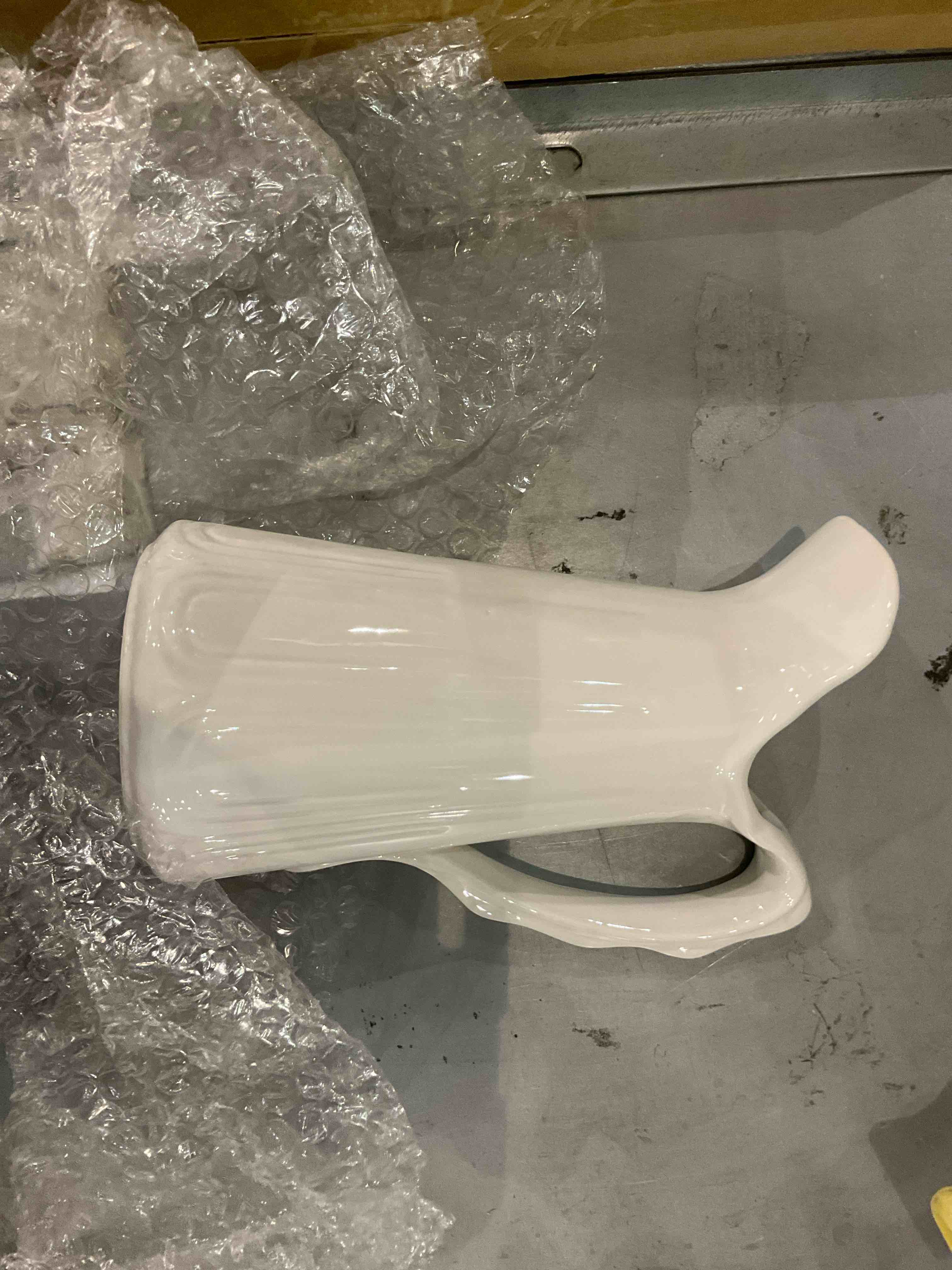 https://s3.amazonaws.com/lotting-images-prod/BargainHunt/EXS01542834_1715256132692.jpeg