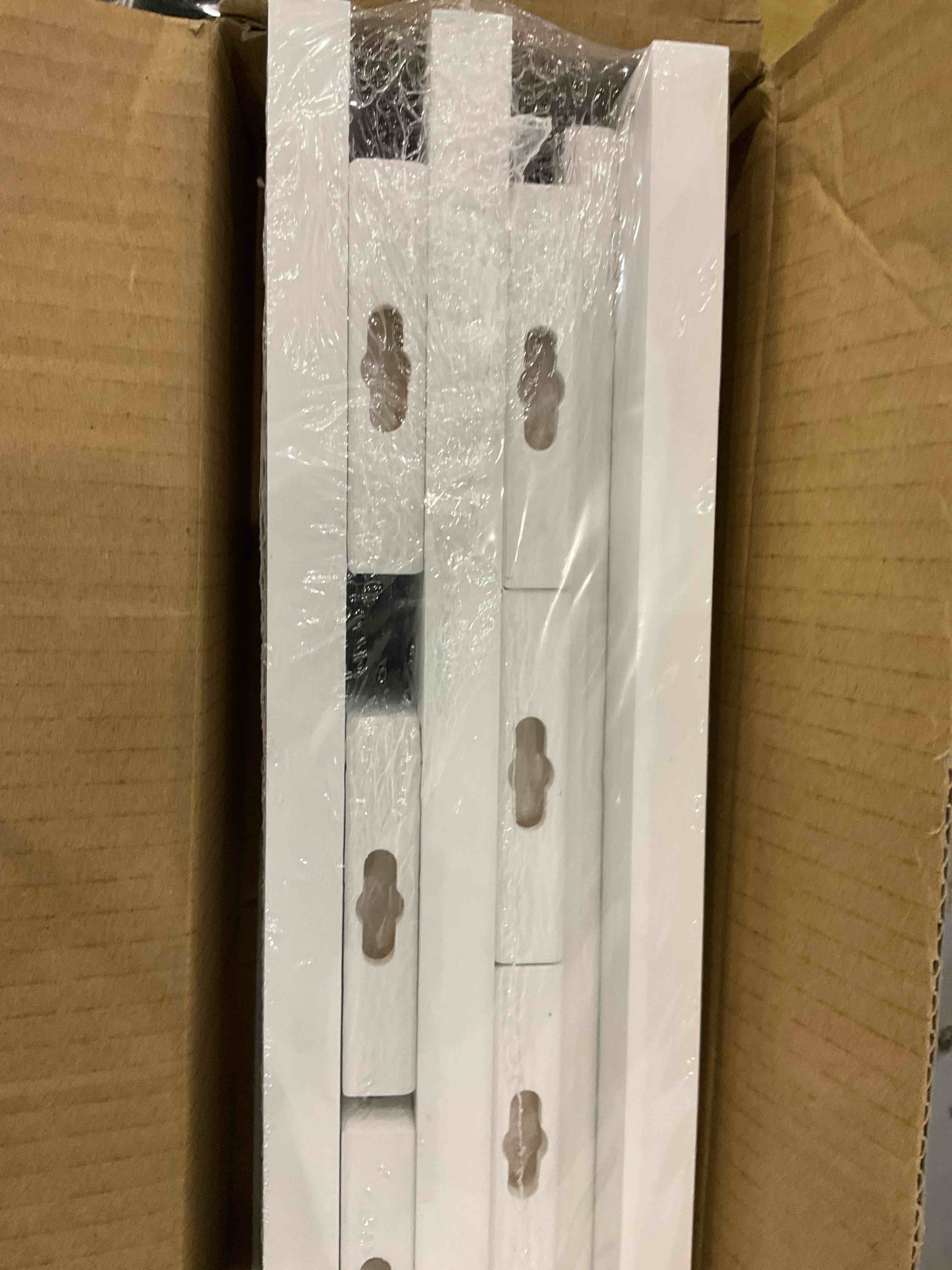 https://s3.amazonaws.com/lotting-images-prod/BargainHunt/EXS01542849_1715257894543.jpeg