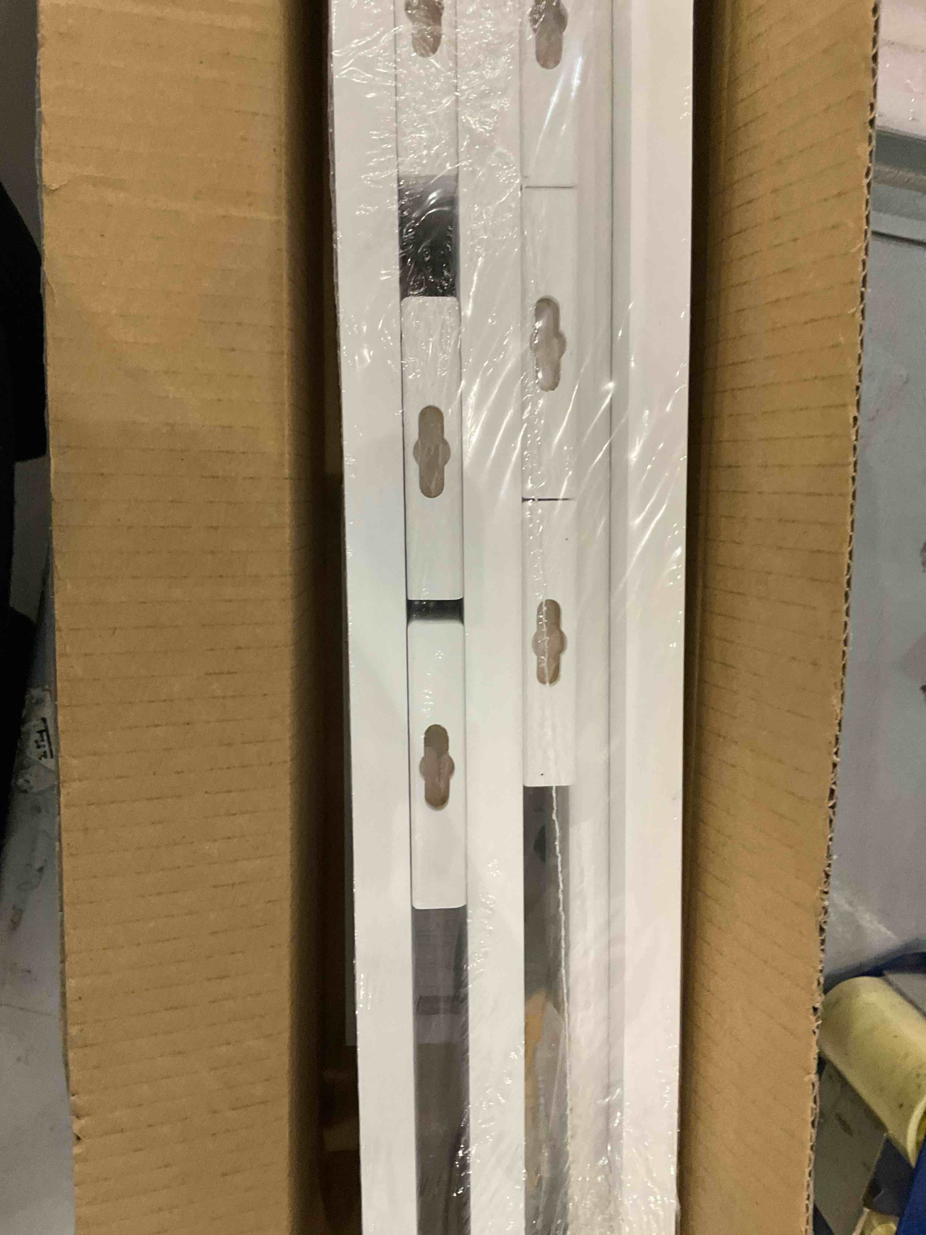 https://s3.amazonaws.com/lotting-images-prod/BargainHunt/EXS01542849_1715257895717.jpeg