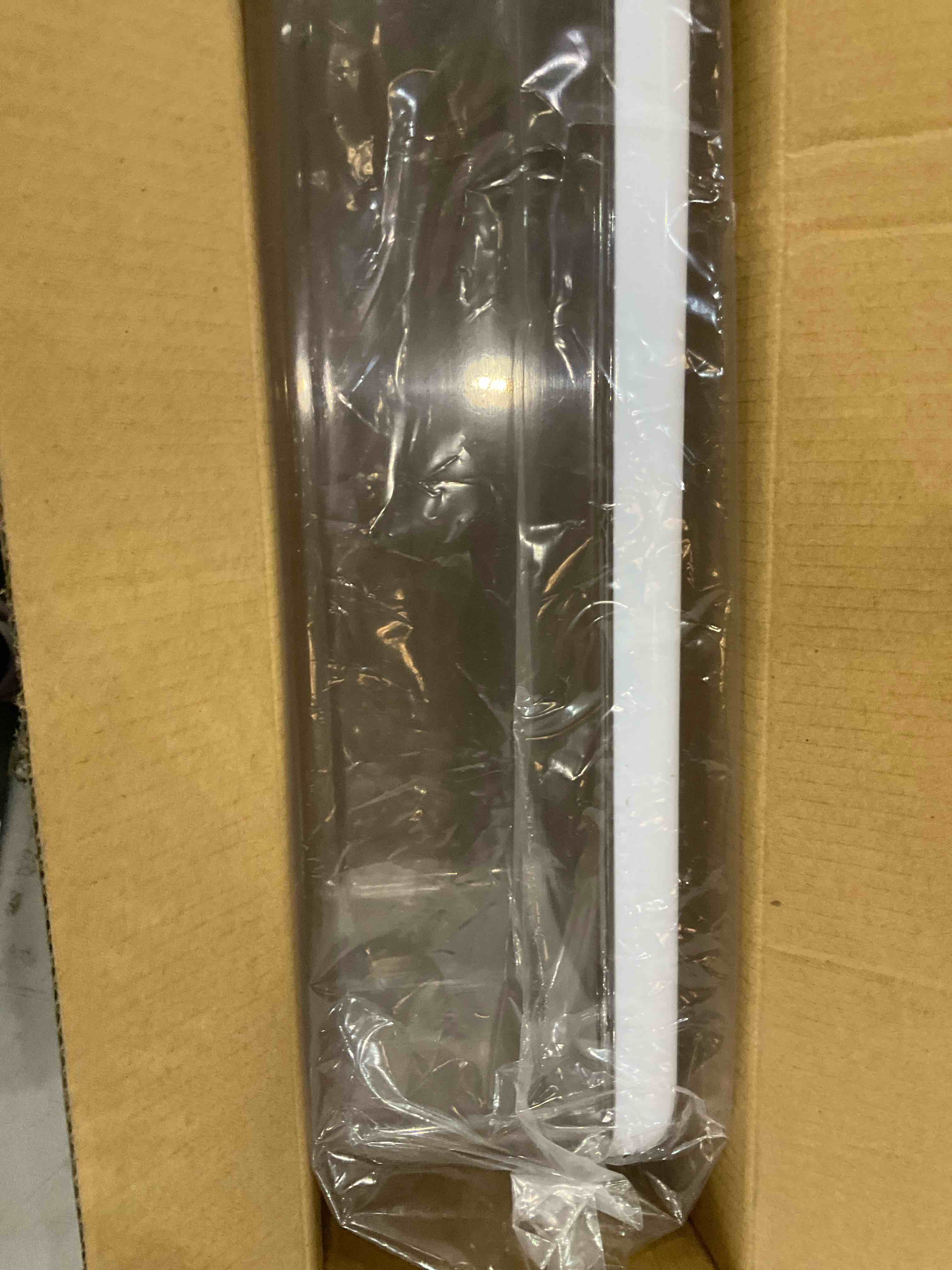 https://s3.amazonaws.com/lotting-images-prod/BargainHunt/EXS01542888_1715264532412.jpeg