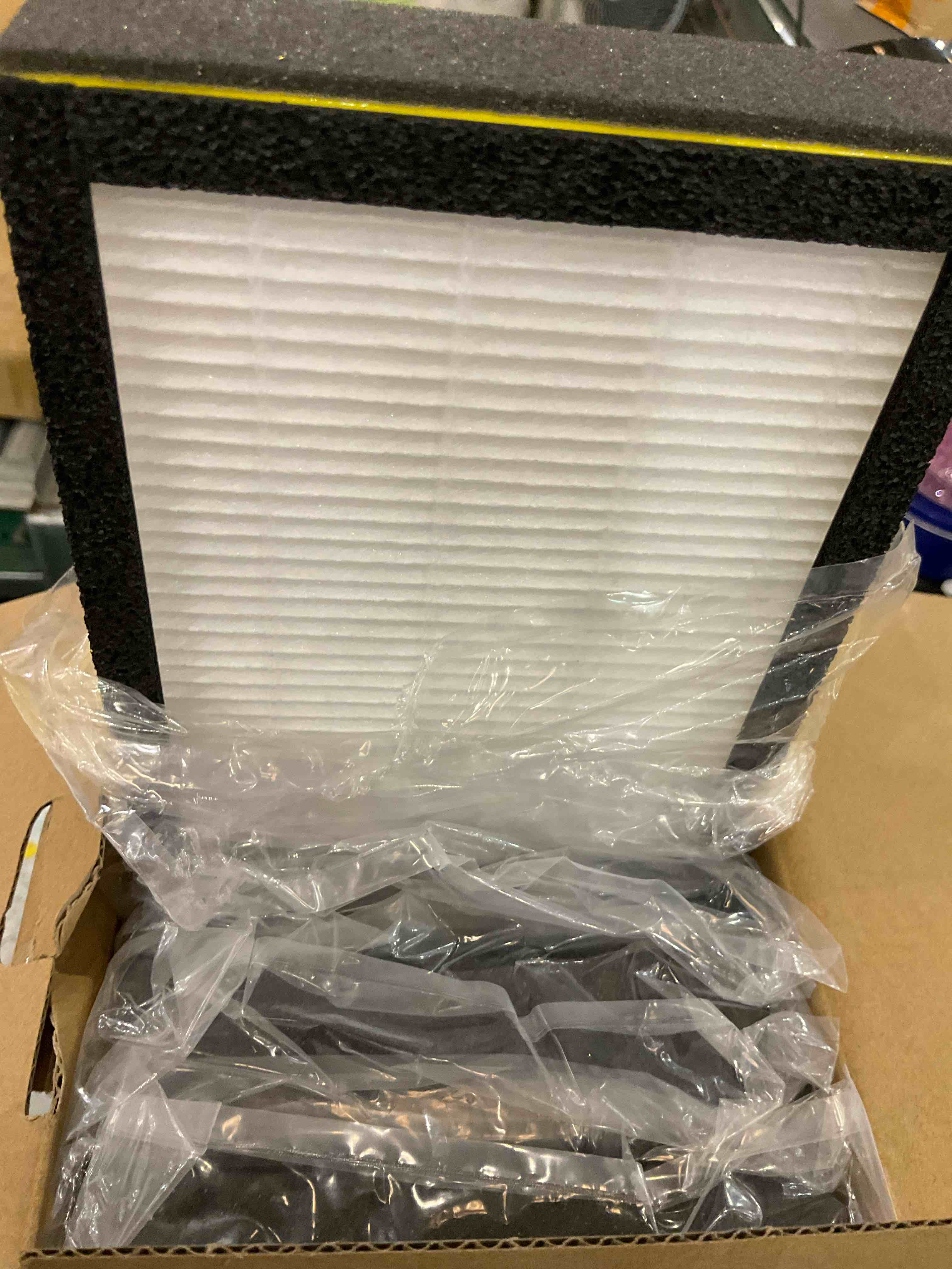 https://s3.amazonaws.com/lotting-images-prod/BargainHunt/EXS01542958_1715276060160.jpeg