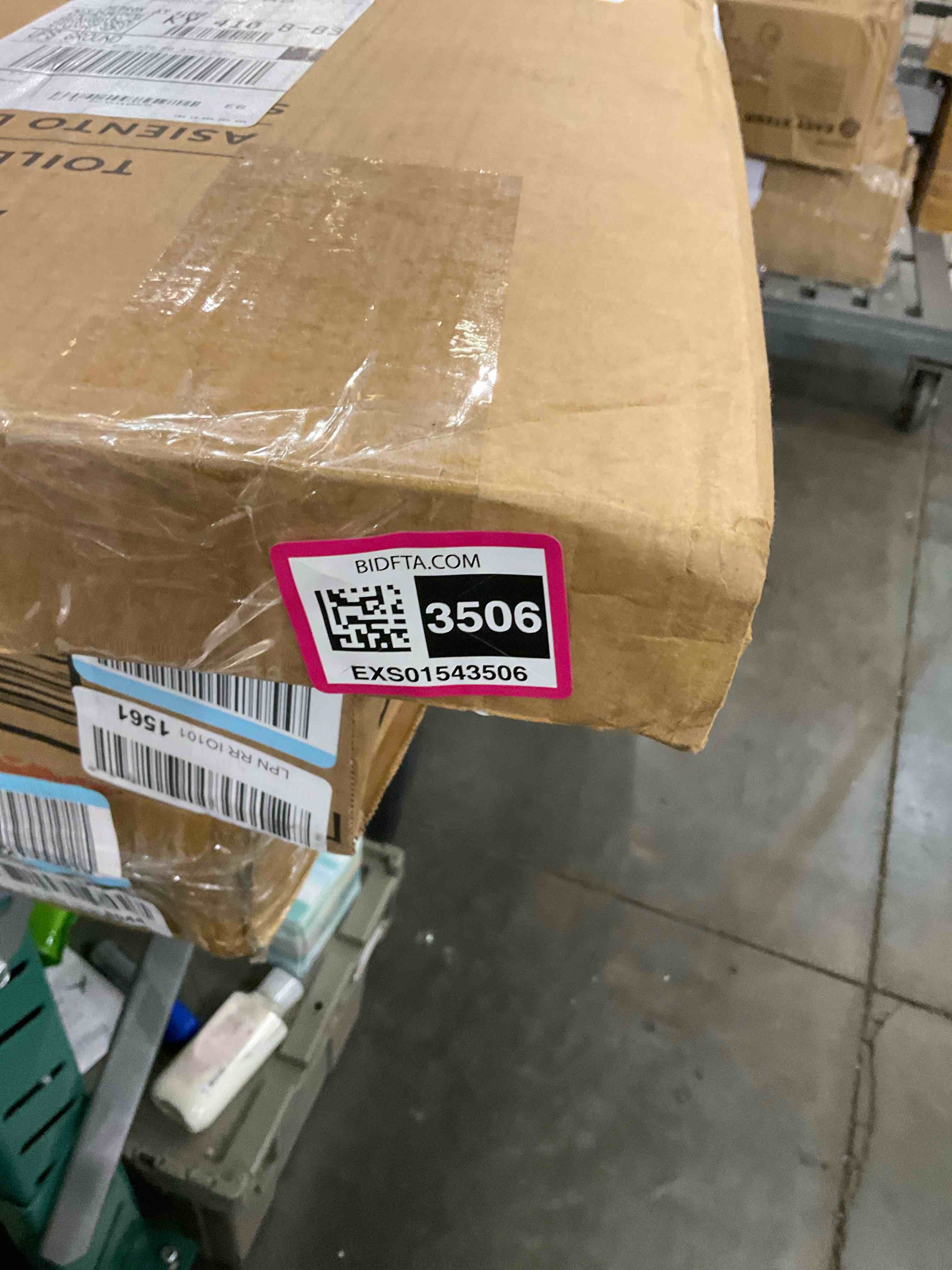 https://s3.amazonaws.com/lotting-images-prod/BargainHunt/EXS01543506_1714483296253.jpeg