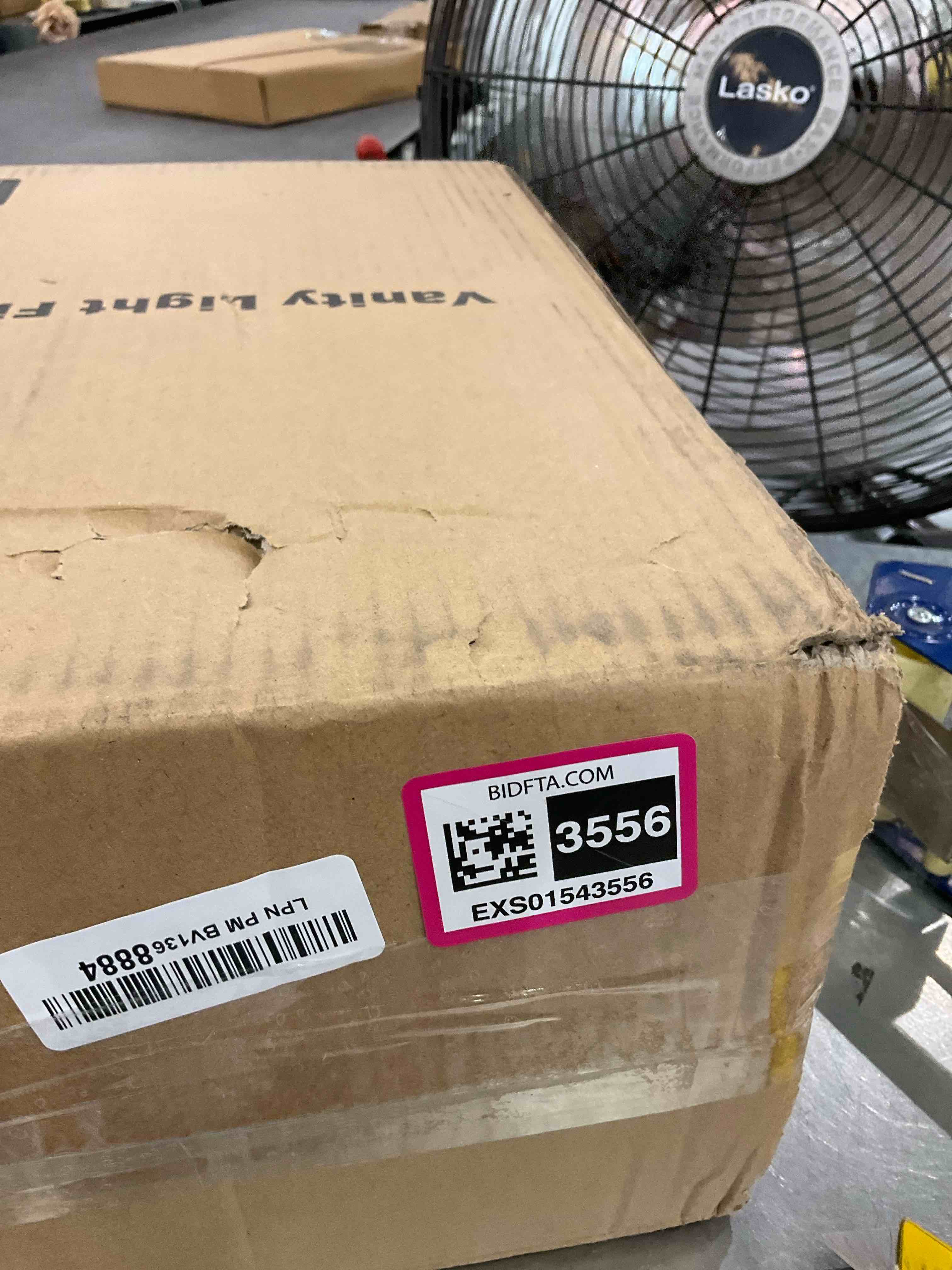 https://s3.amazonaws.com/lotting-images-prod/BargainHunt/EXS01543556_1714486872071.jpeg
