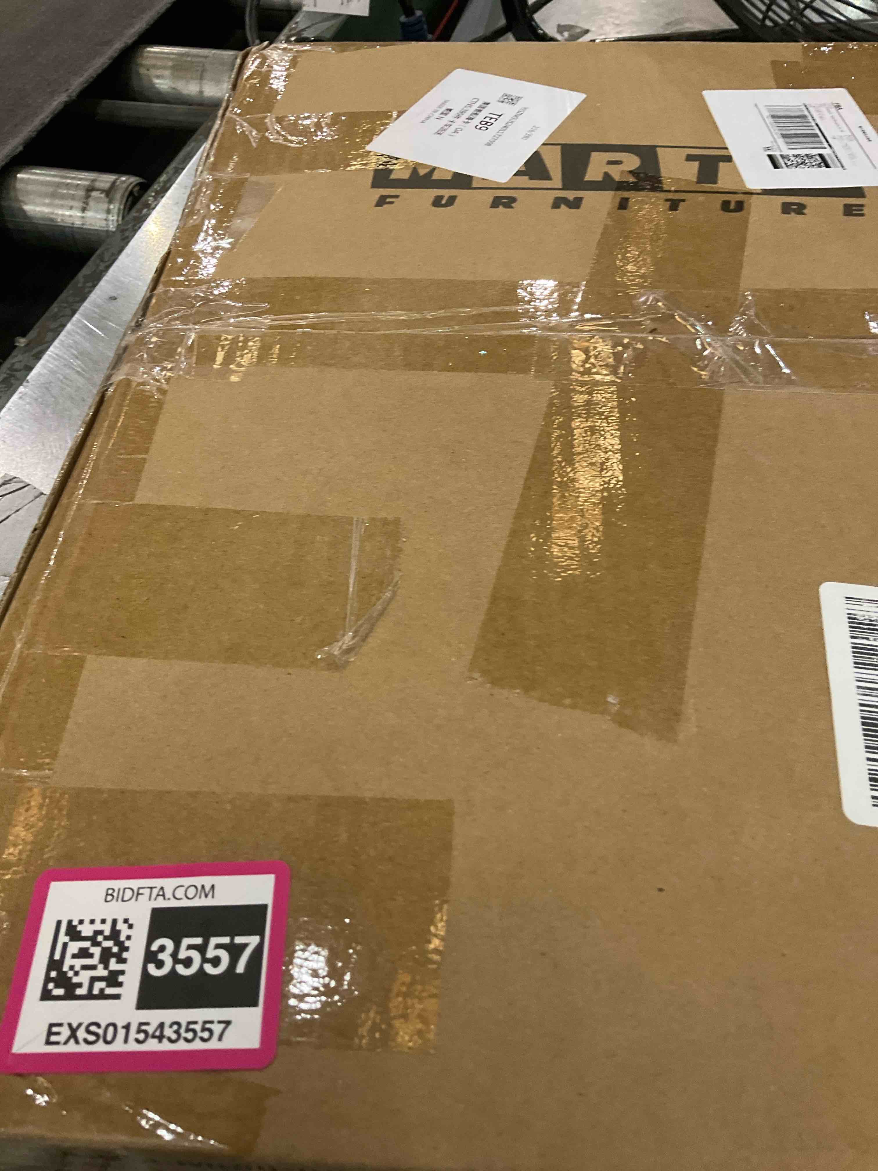 https://s3.amazonaws.com/lotting-images-prod/BargainHunt/EXS01543557_1714486936192.jpeg
