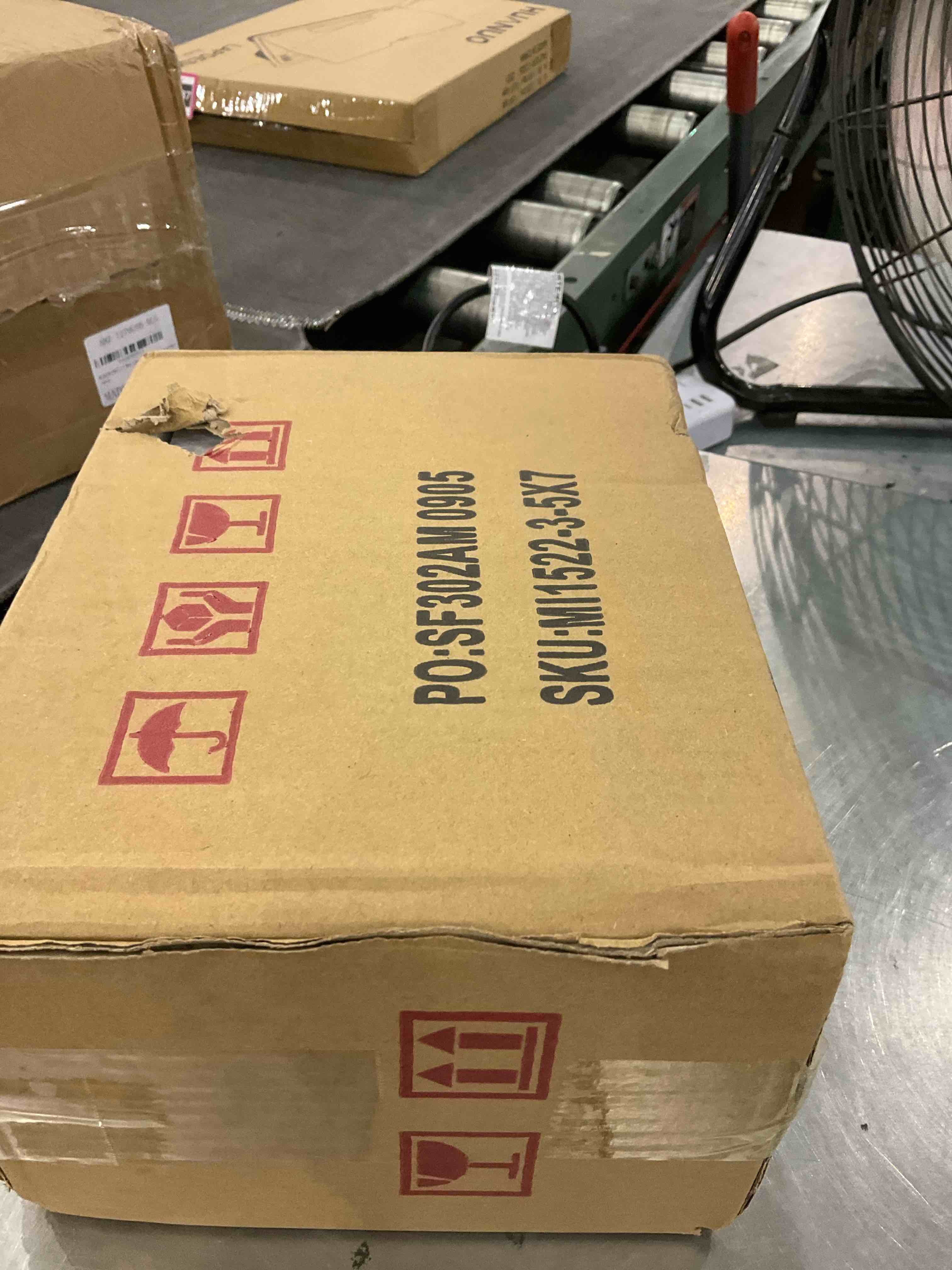 https://s3.amazonaws.com/lotting-images-prod/BargainHunt/EXS01543589_1714489418485.jpeg
