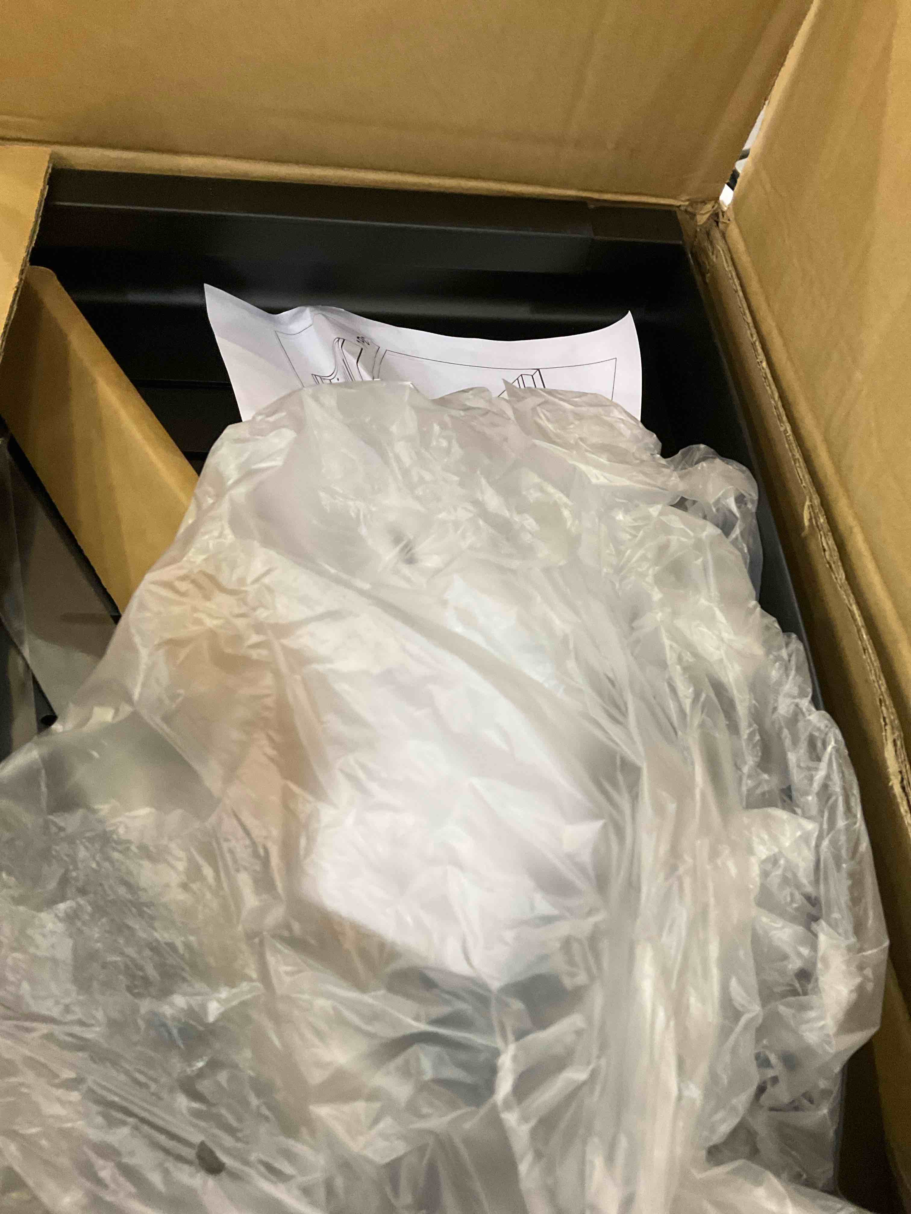 https://s3.amazonaws.com/lotting-images-prod/BargainHunt/EXS01543606_1714490595678.jpeg