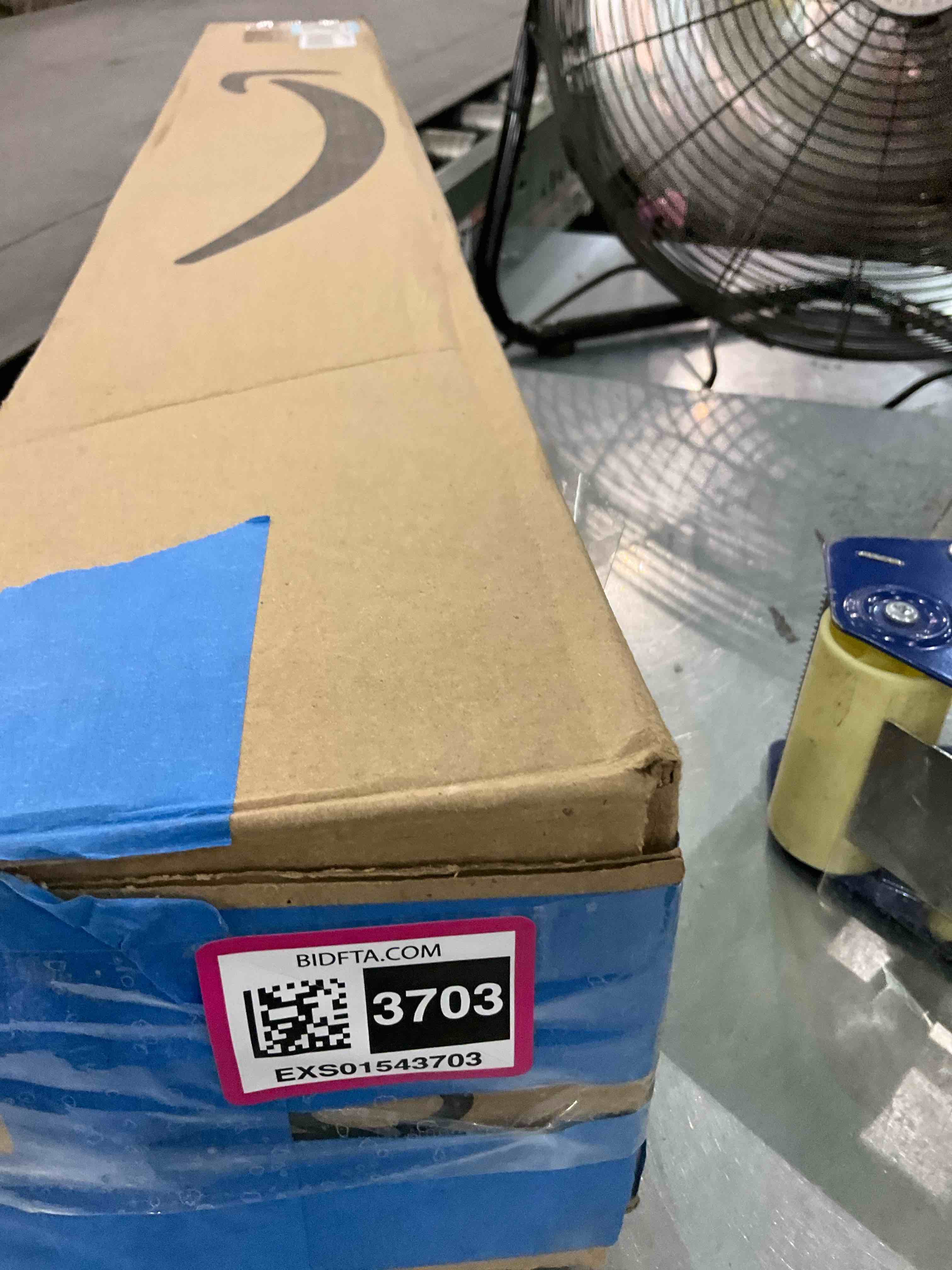 https://s3.amazonaws.com/lotting-images-prod/BargainHunt/EXS01543703_1714652033828.jpeg