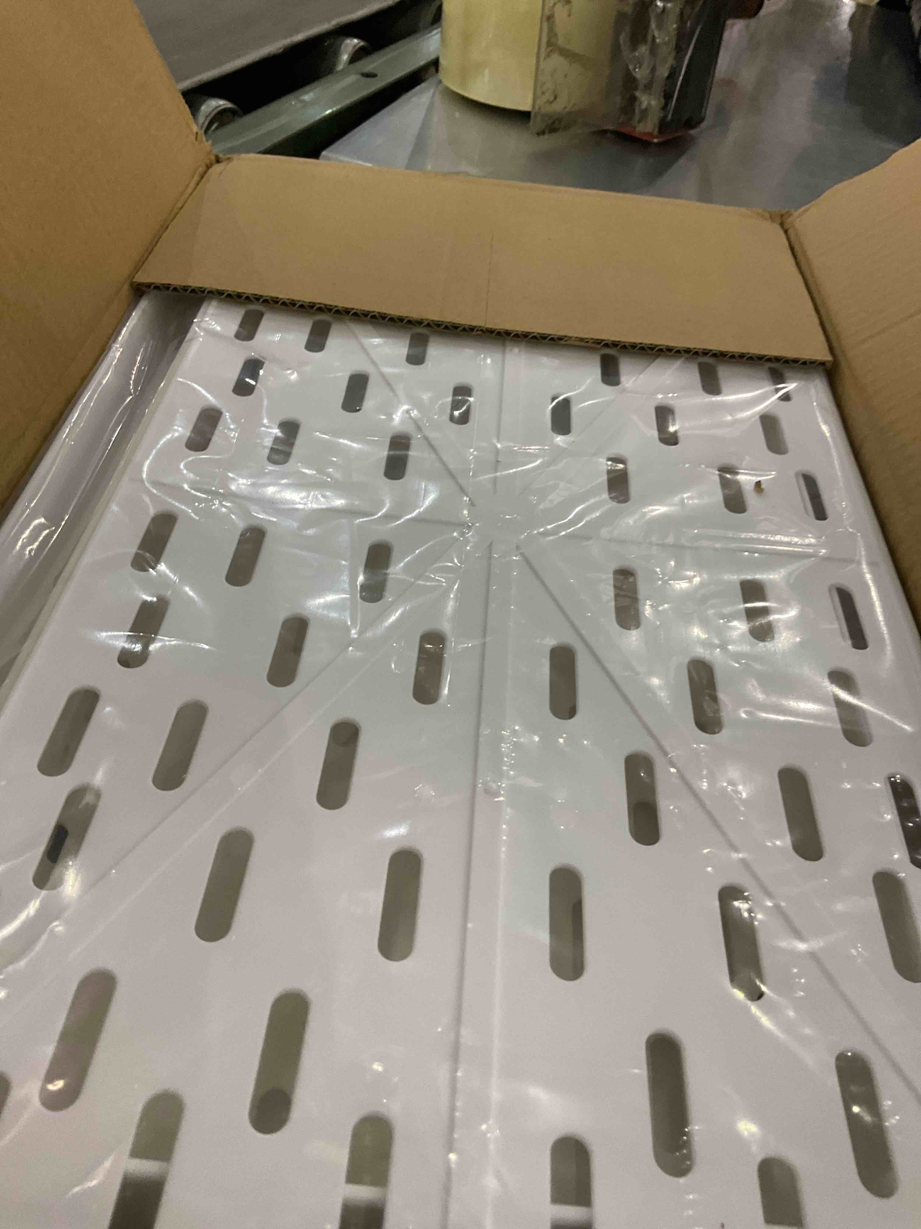 https://s3.amazonaws.com/lotting-images-prod/BargainHunt/EXS01544138_1714738502517.jpeg