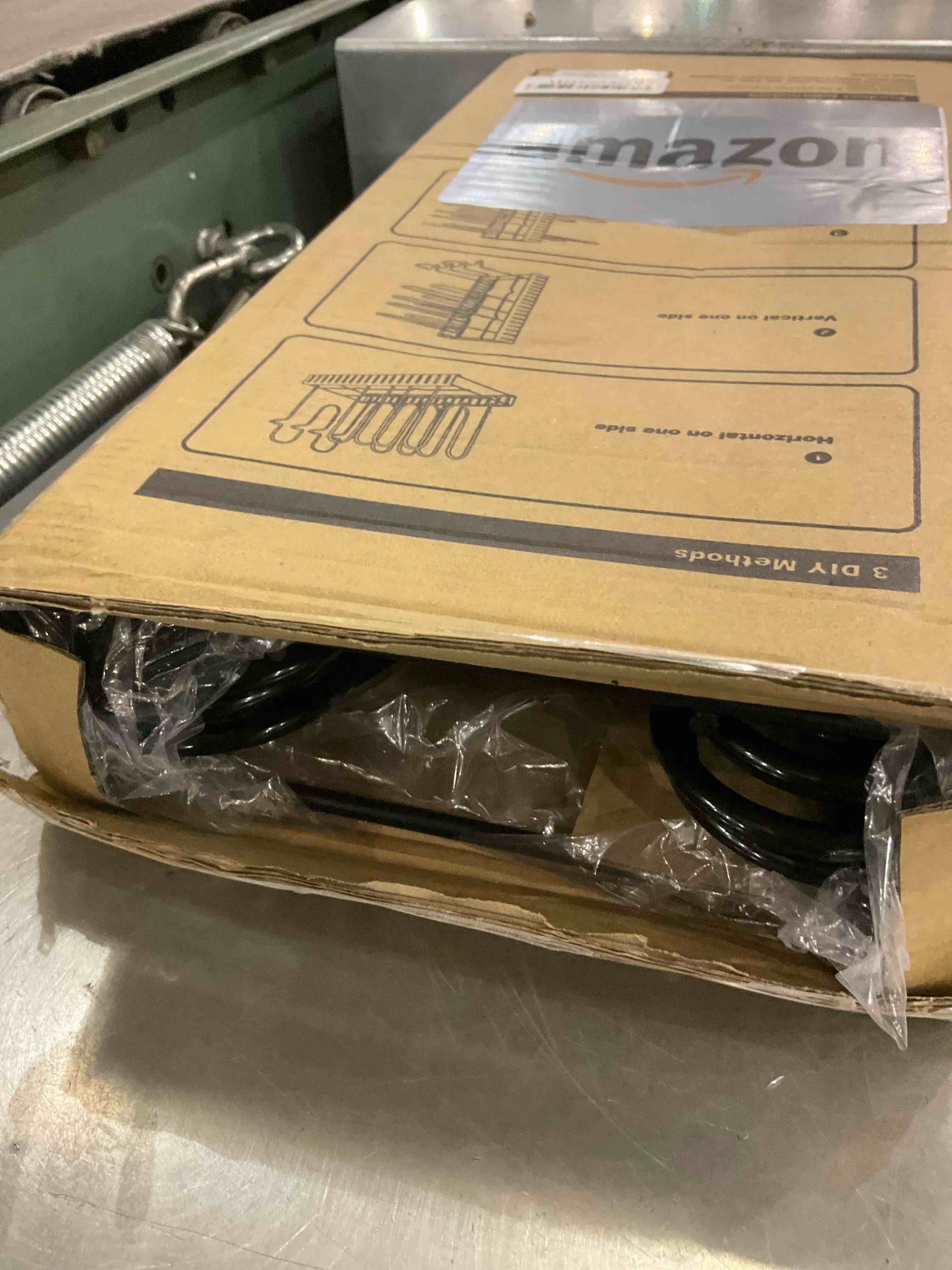 https://s3.amazonaws.com/lotting-images-prod/BargainHunt/EXS01544244_1715083466874.jpeg
