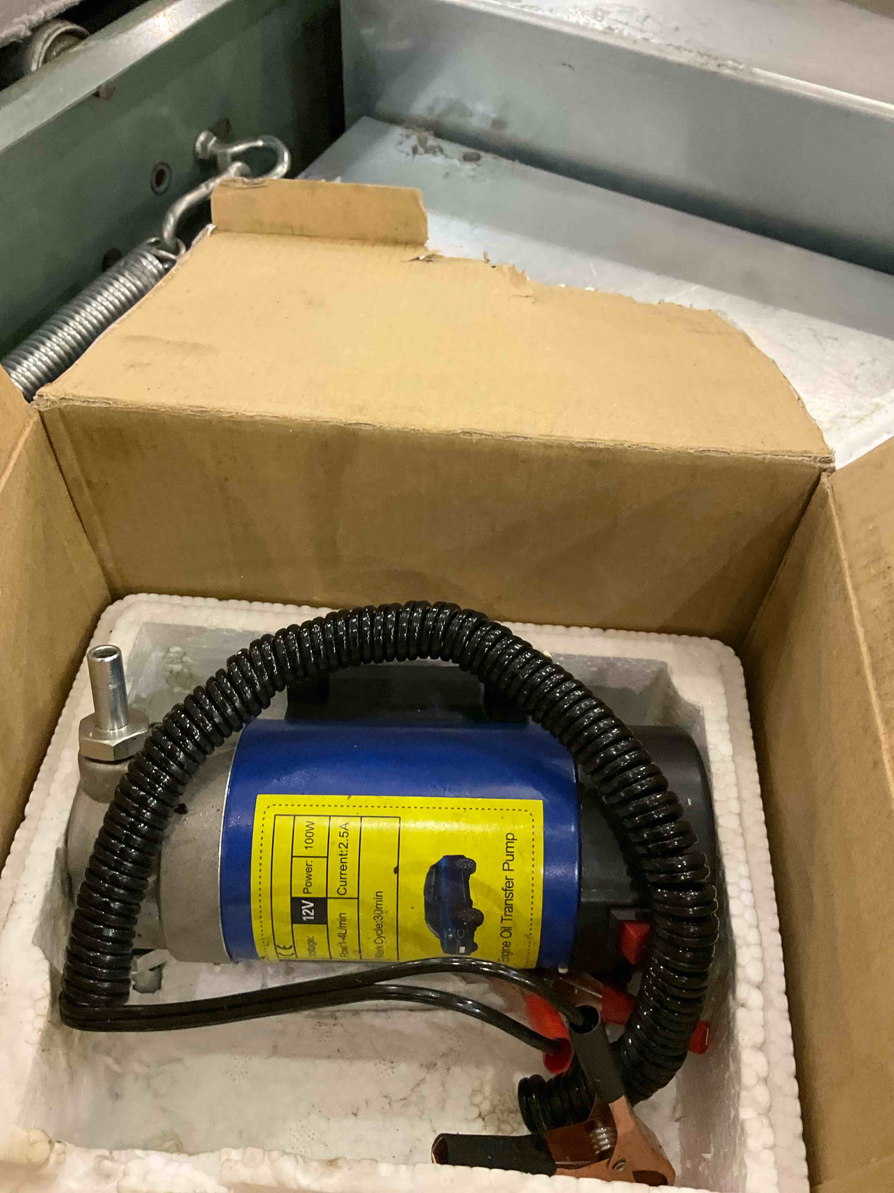 https://s3.amazonaws.com/lotting-images-prod/BargainHunt/EXS01544264_1715085848781.jpeg