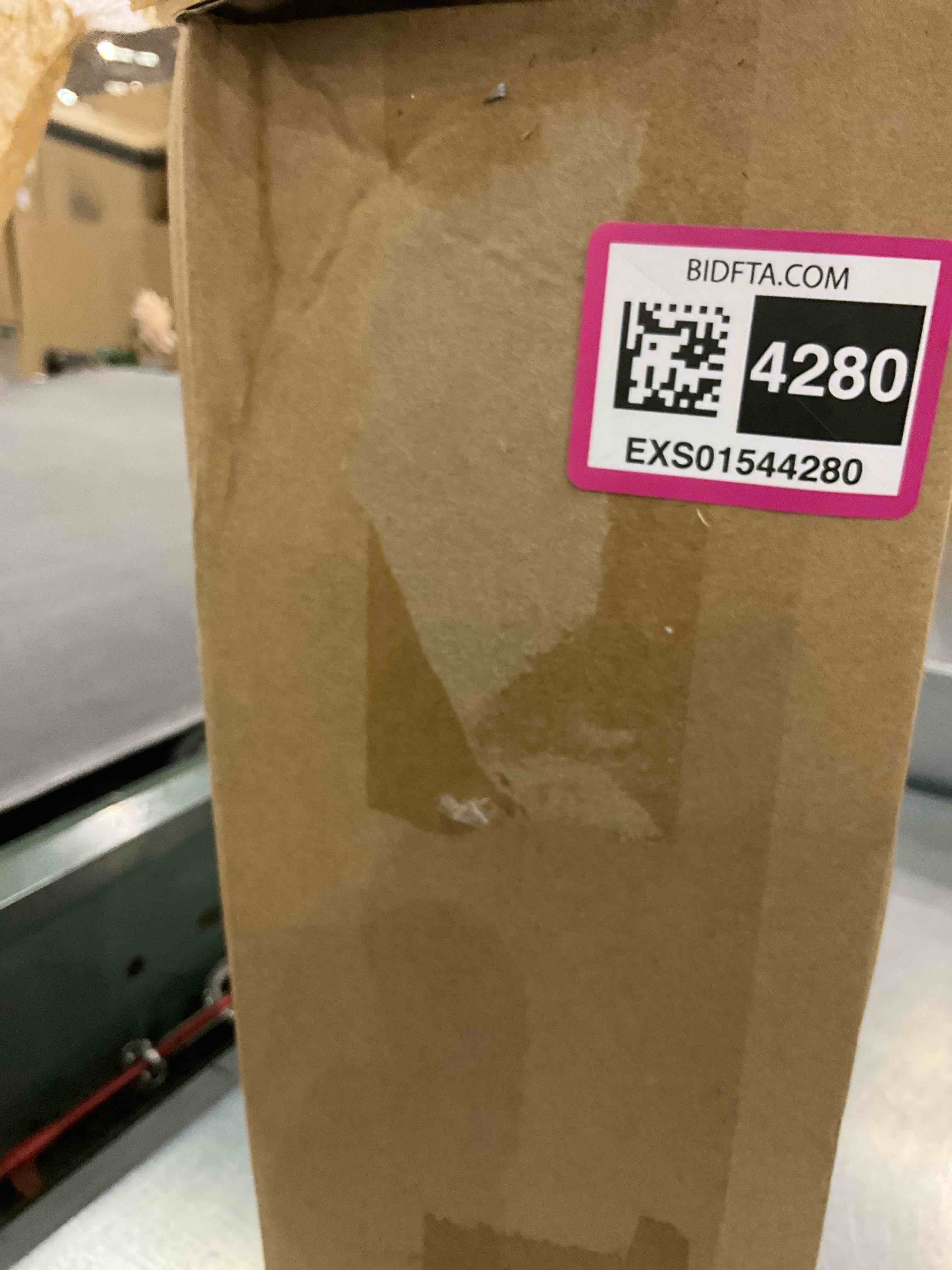 https://s3.amazonaws.com/lotting-images-prod/BargainHunt/EXS01544280_1715086332485.jpeg