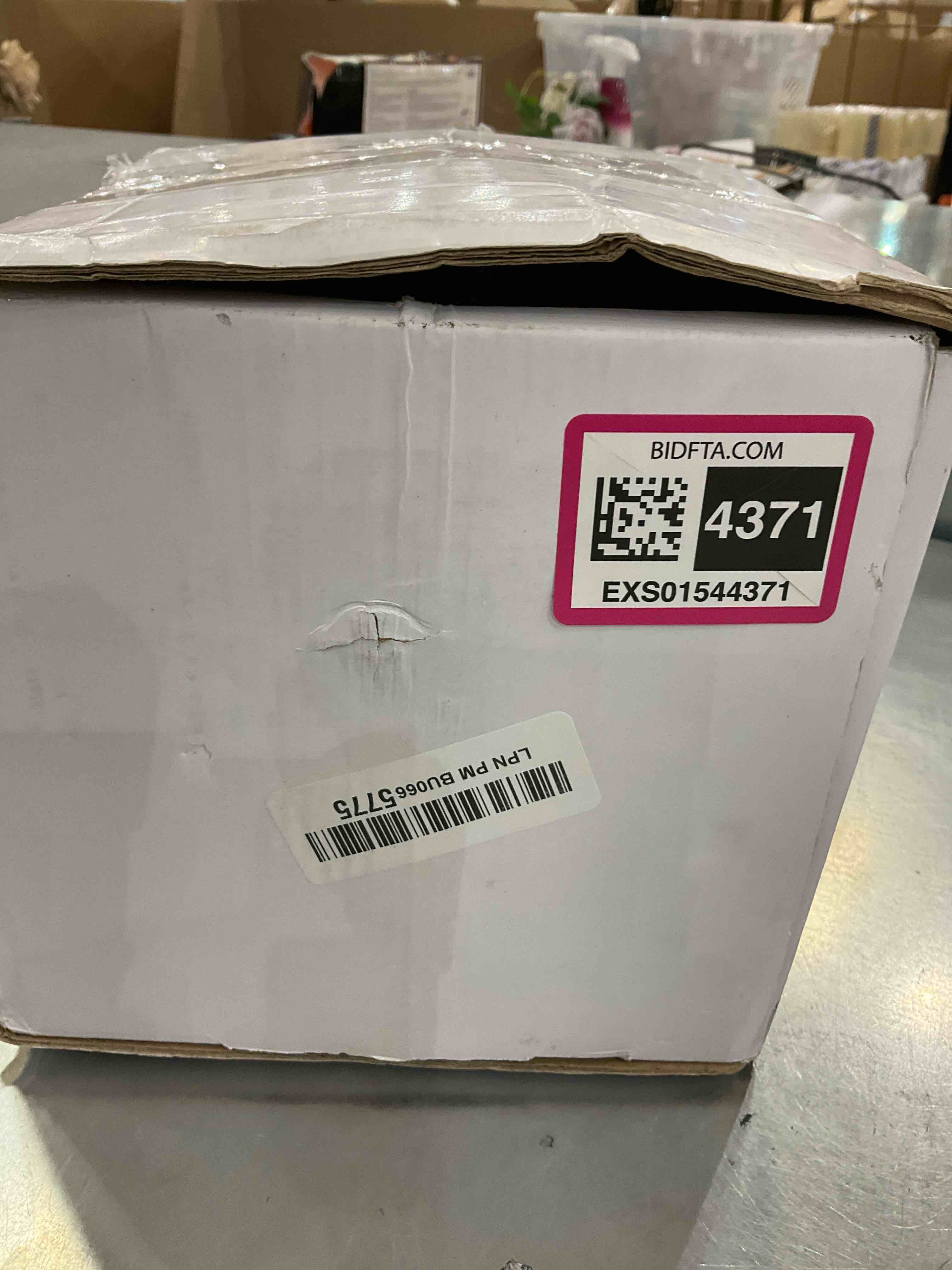 https://s3.amazonaws.com/lotting-images-prod/BargainHunt/EXS01544371_1715101198566.jpeg