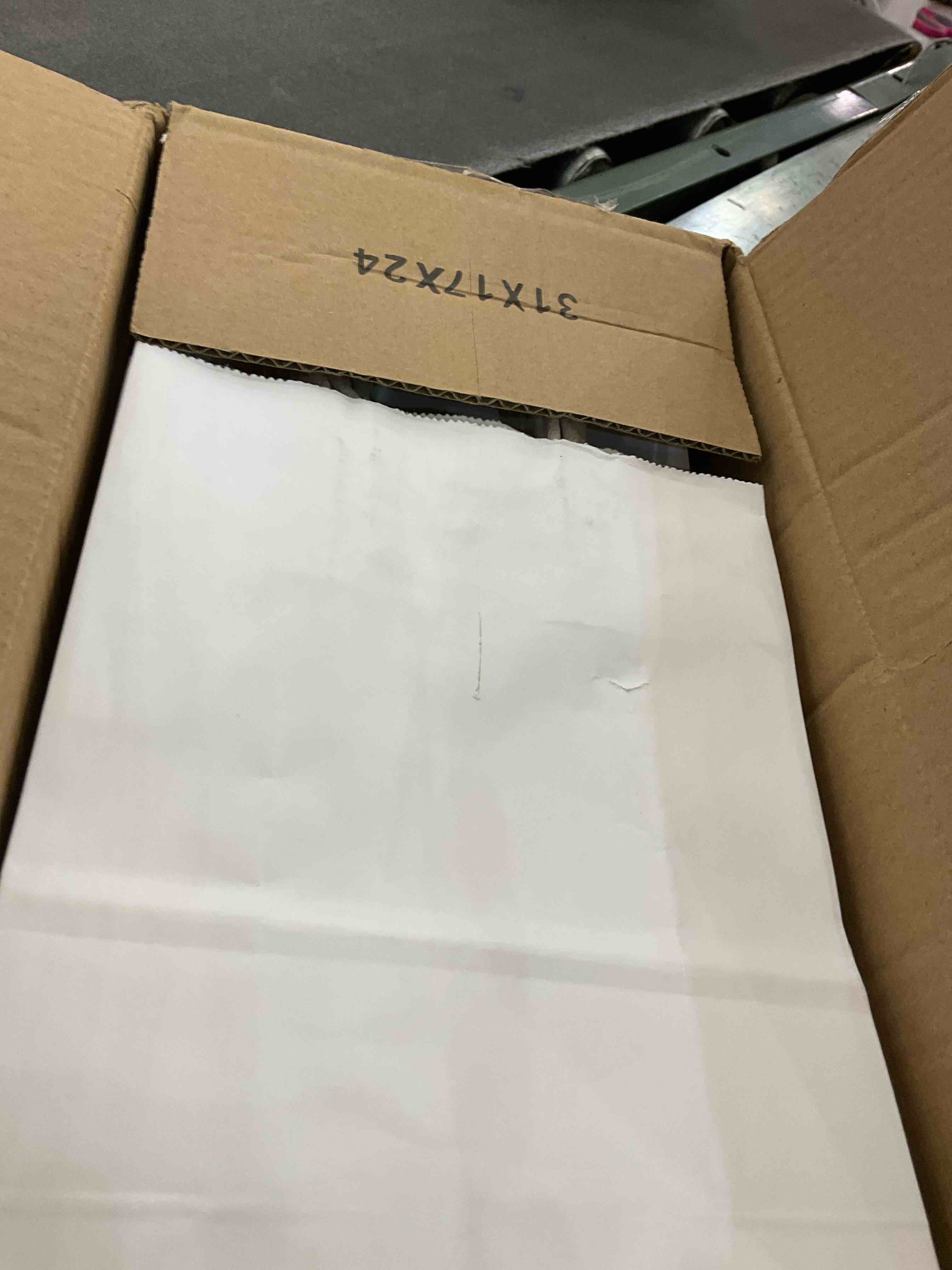 https://s3.amazonaws.com/lotting-images-prod/BargainHunt/EXS01544372_1715101282285.jpeg