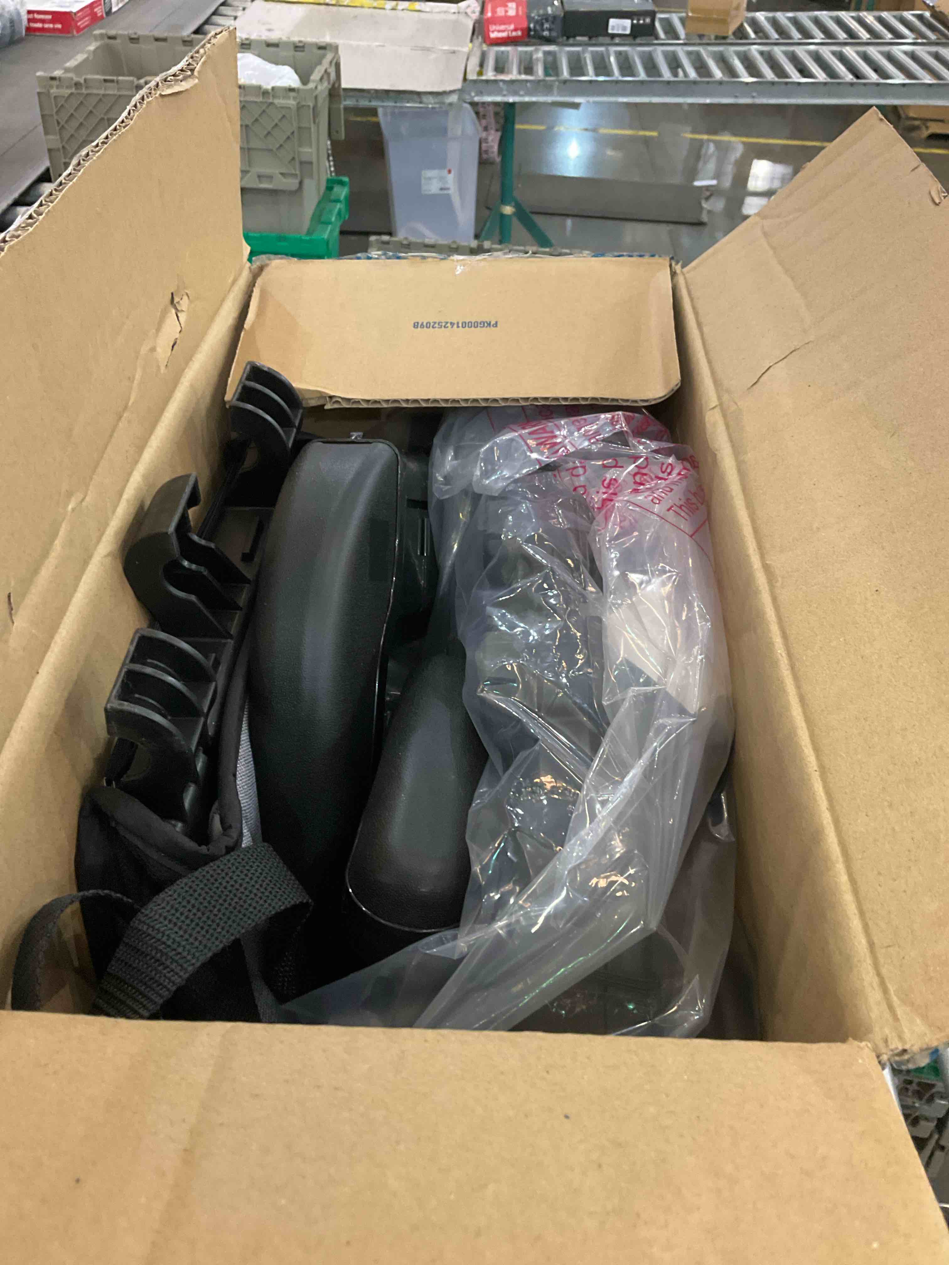https://s3.amazonaws.com/lotting-images-prod/BargainHunt/EXS01544517_1715005143811.jpeg