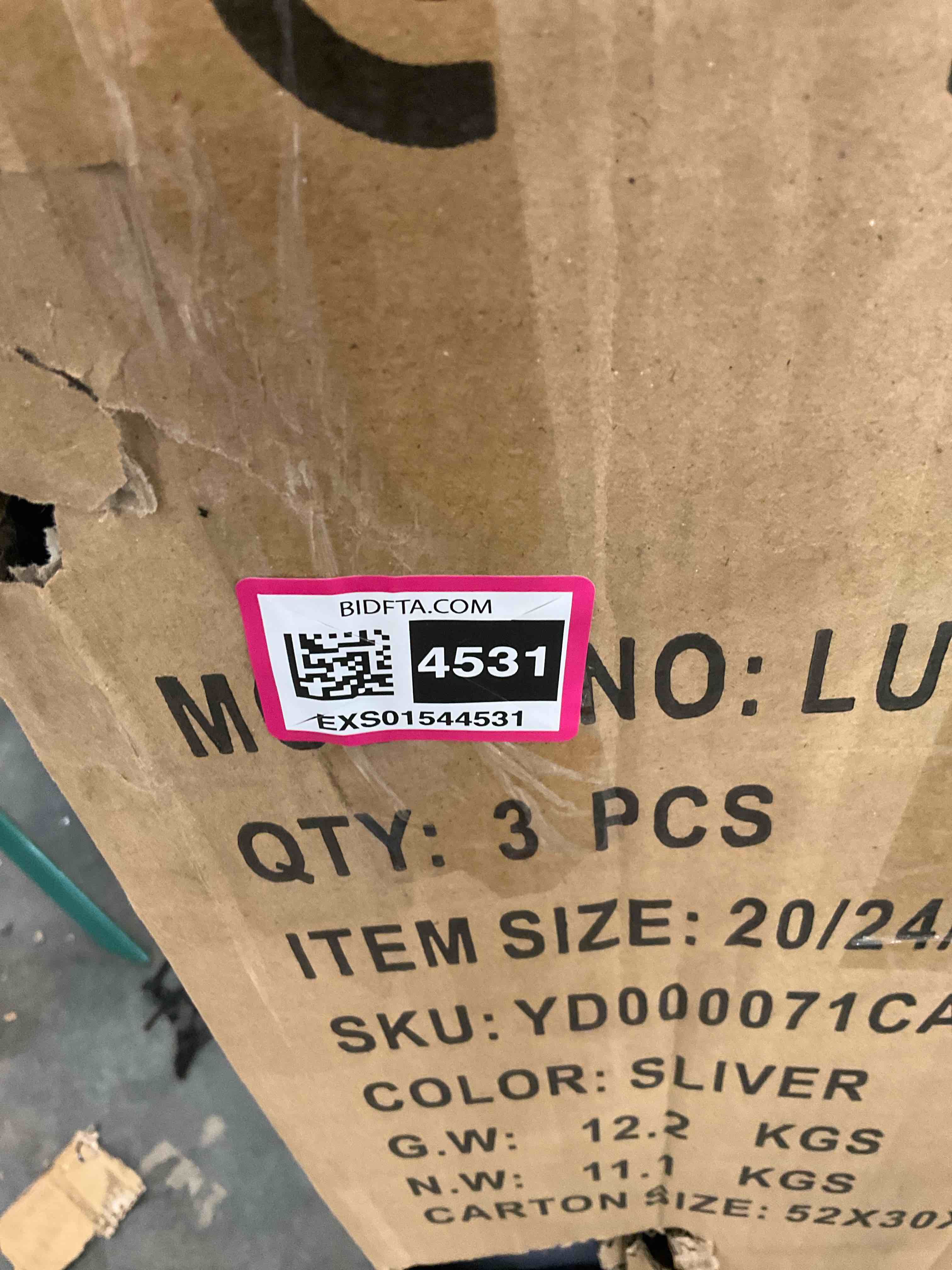 https://s3.amazonaws.com/lotting-images-prod/BargainHunt/EXS01544531_1715007611828.jpeg