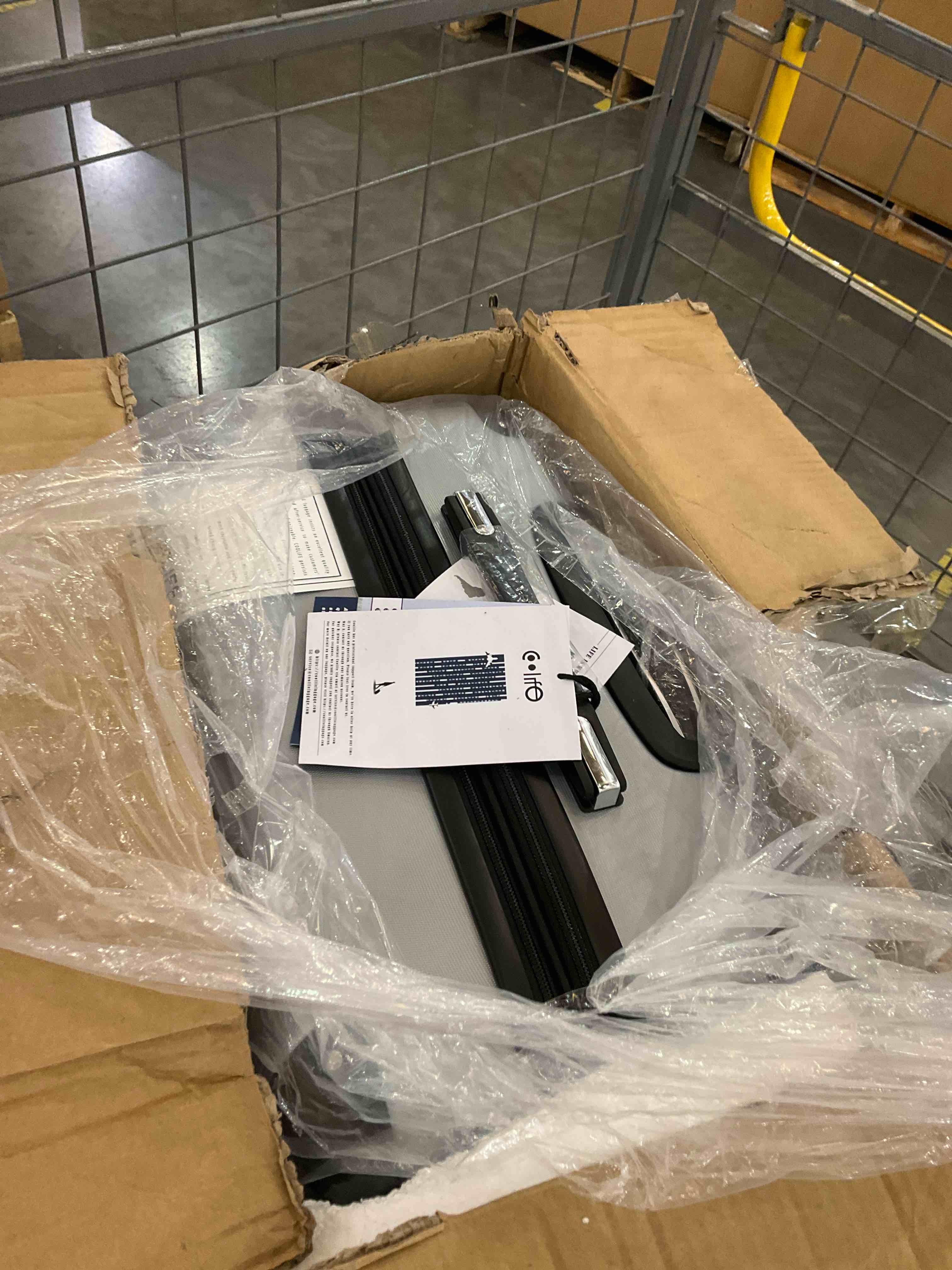 https://s3.amazonaws.com/lotting-images-prod/BargainHunt/EXS01544531_1715007647660.jpeg