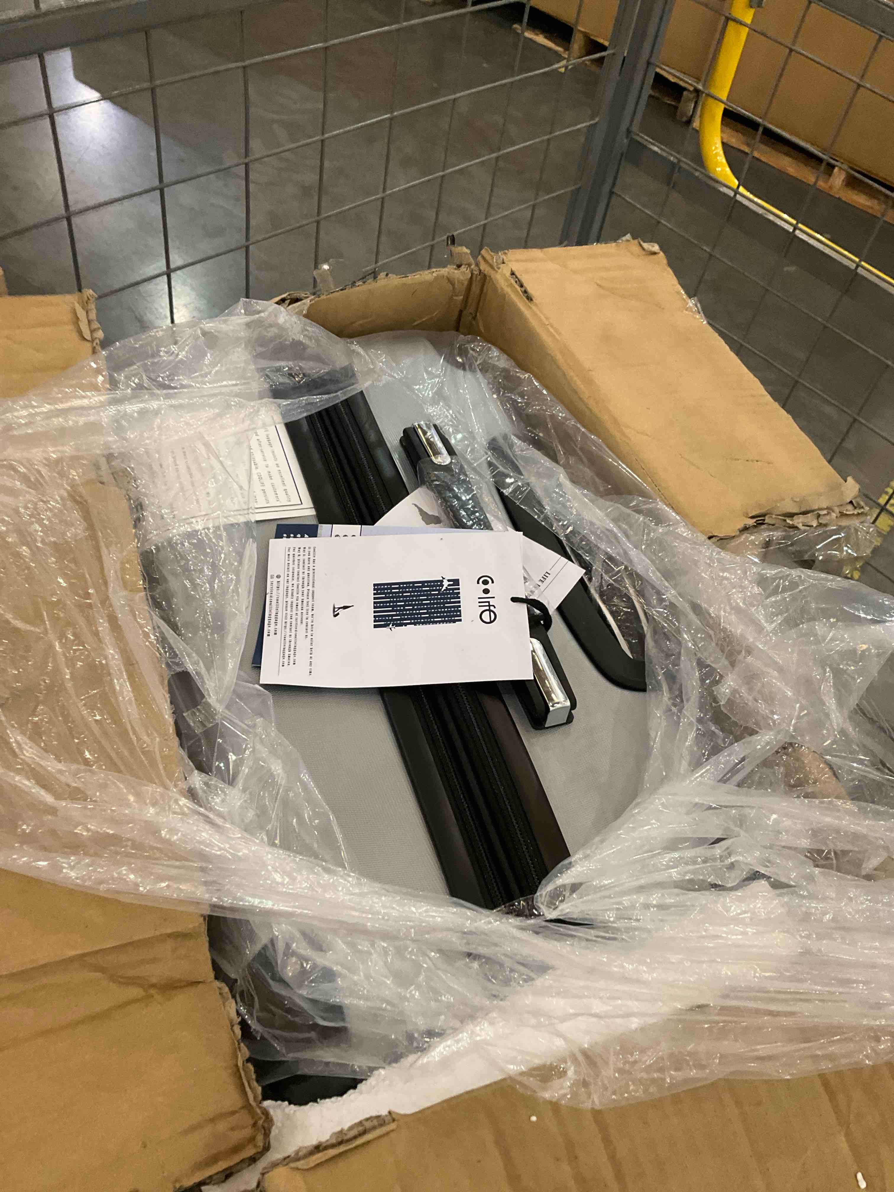 https://s3.amazonaws.com/lotting-images-prod/BargainHunt/EXS01544531_1715007648771.jpeg