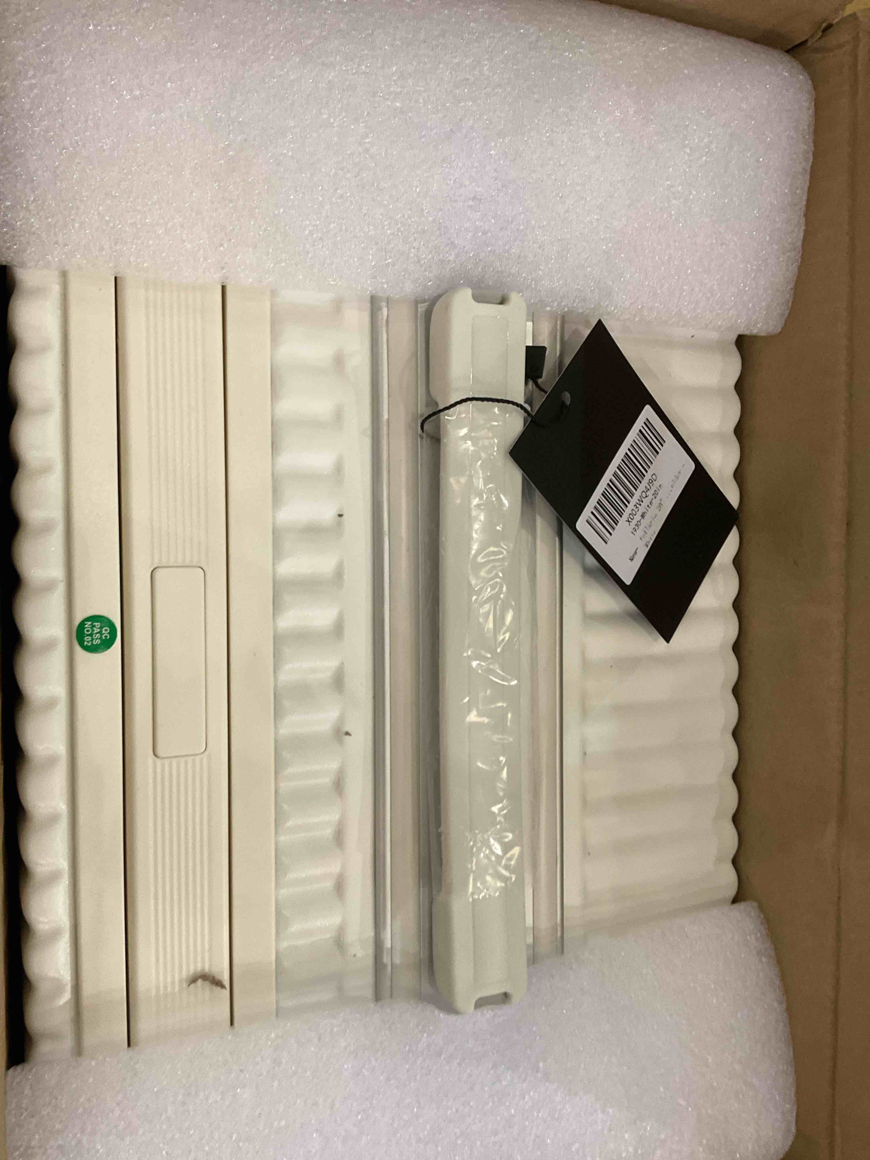 https://s3.amazonaws.com/lotting-images-prod/BargainHunt/EXS01545116_1714670838359.jpeg