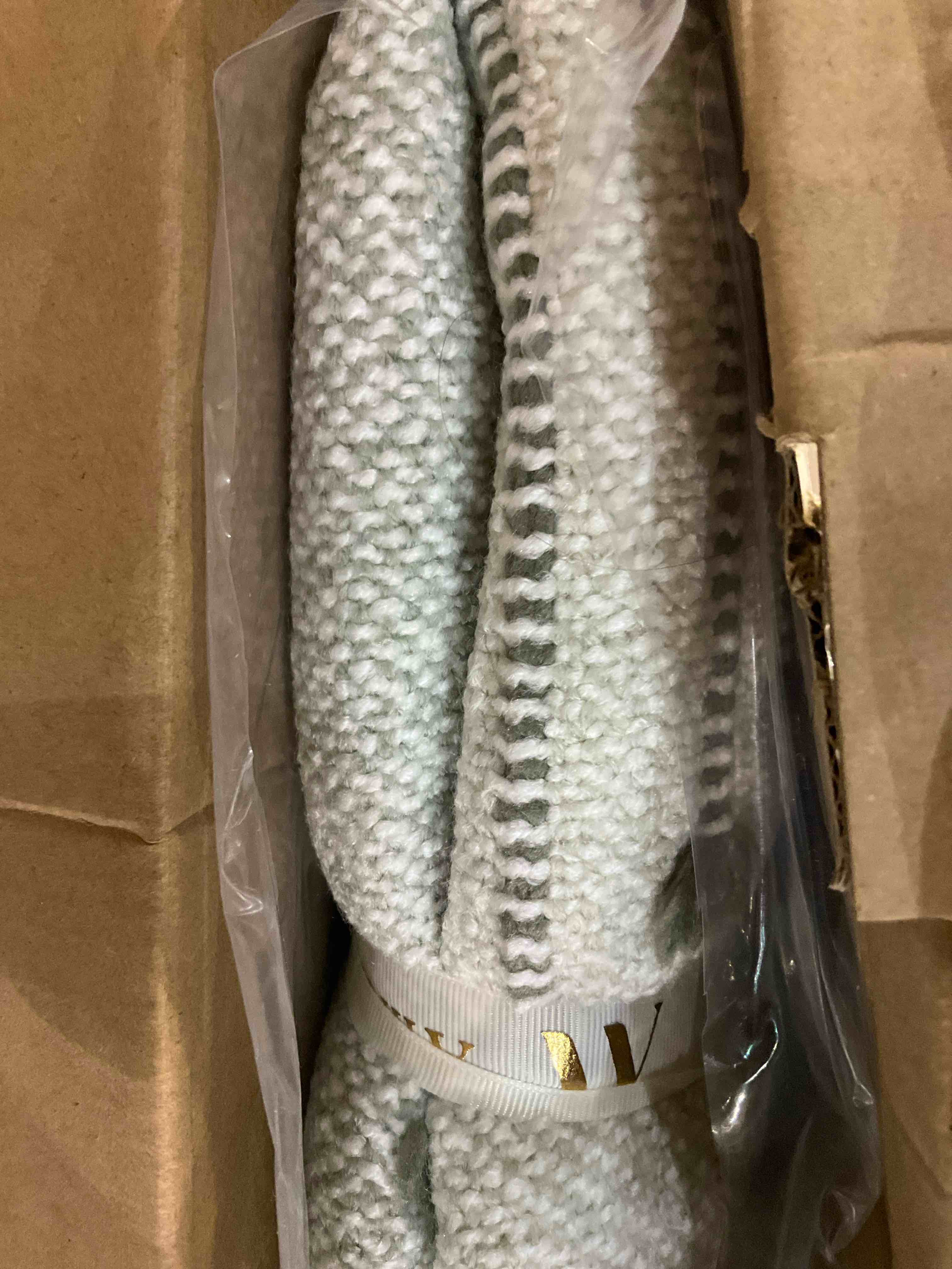 https://s3.amazonaws.com/lotting-images-prod/BargainHunt/EXS01545166_1714739371309.jpeg