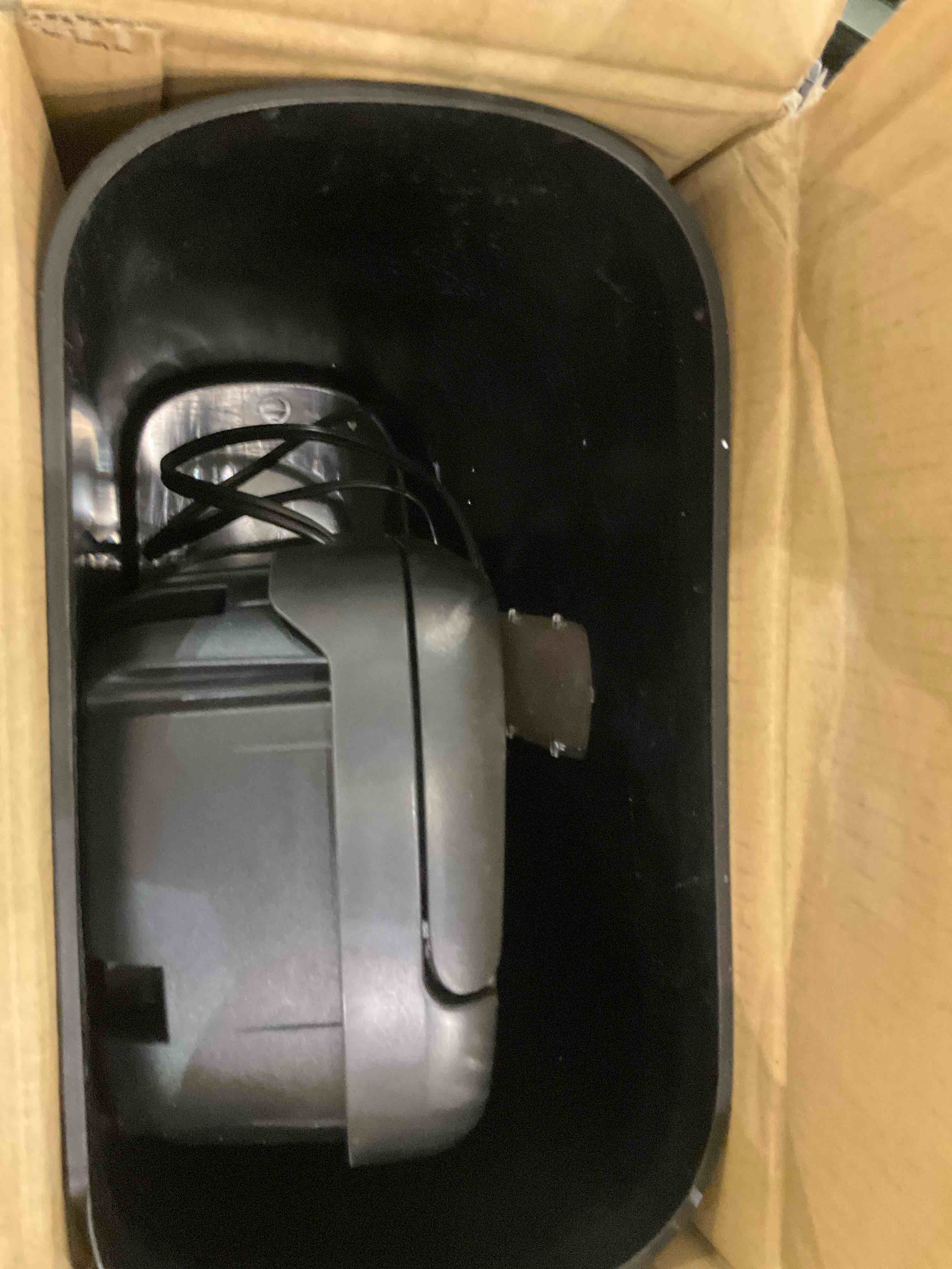 https://s3.amazonaws.com/lotting-images-prod/BargainHunt/EXS01545307_1714997227177.jpeg