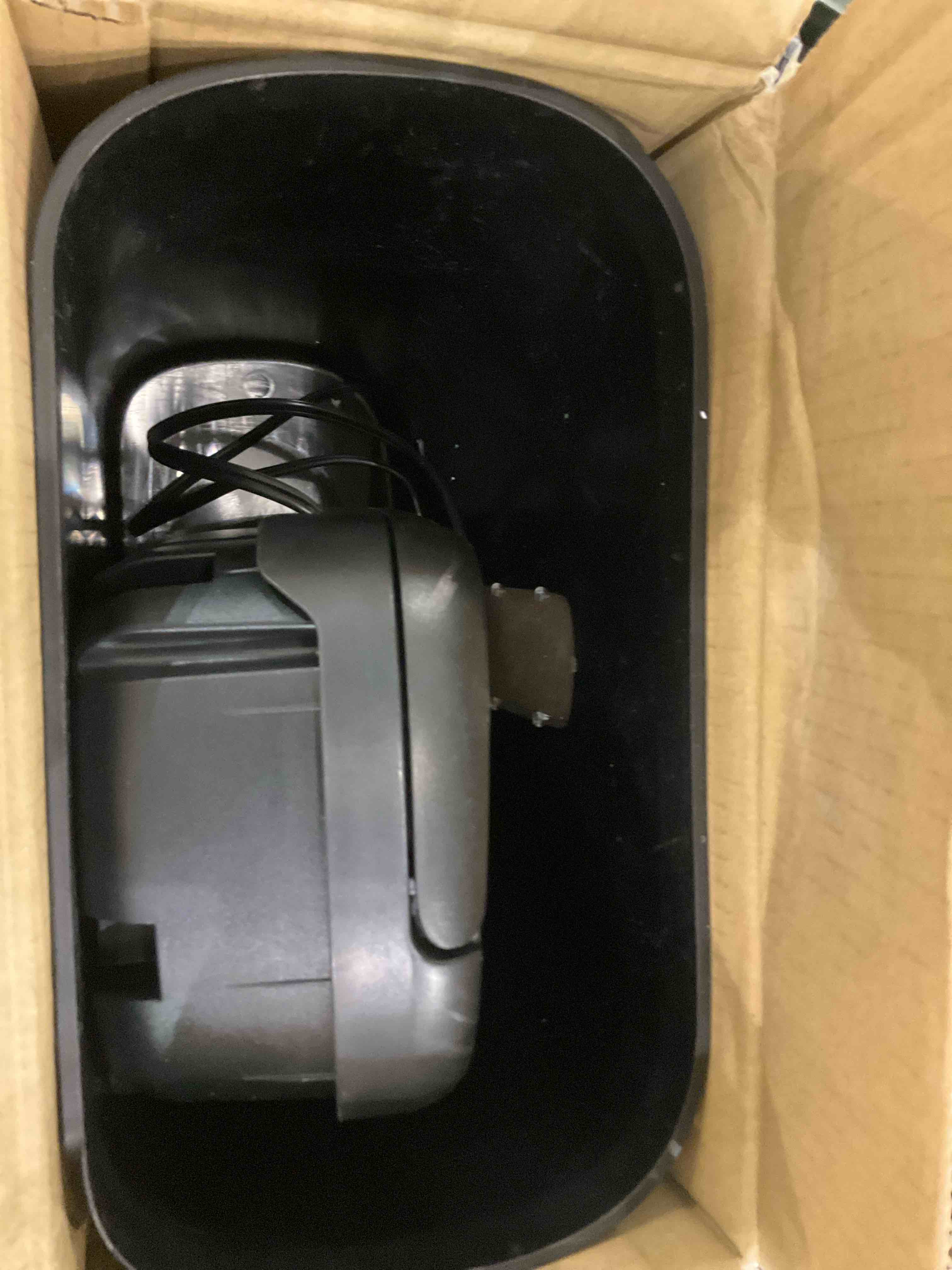 https://s3.amazonaws.com/lotting-images-prod/BargainHunt/EXS01545307_1714997228066.jpeg