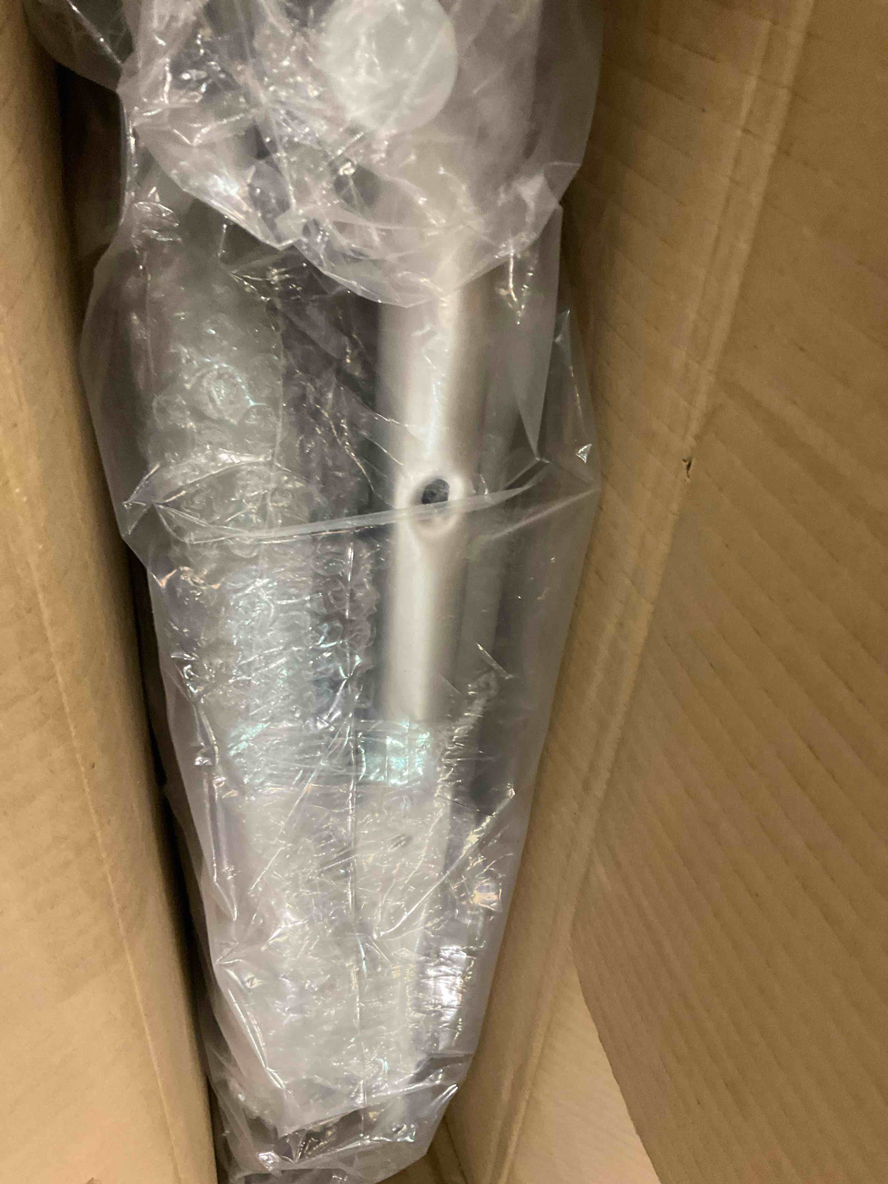 https://s3.amazonaws.com/lotting-images-prod/BargainHunt/EXS01545343_1715004124705.jpeg
