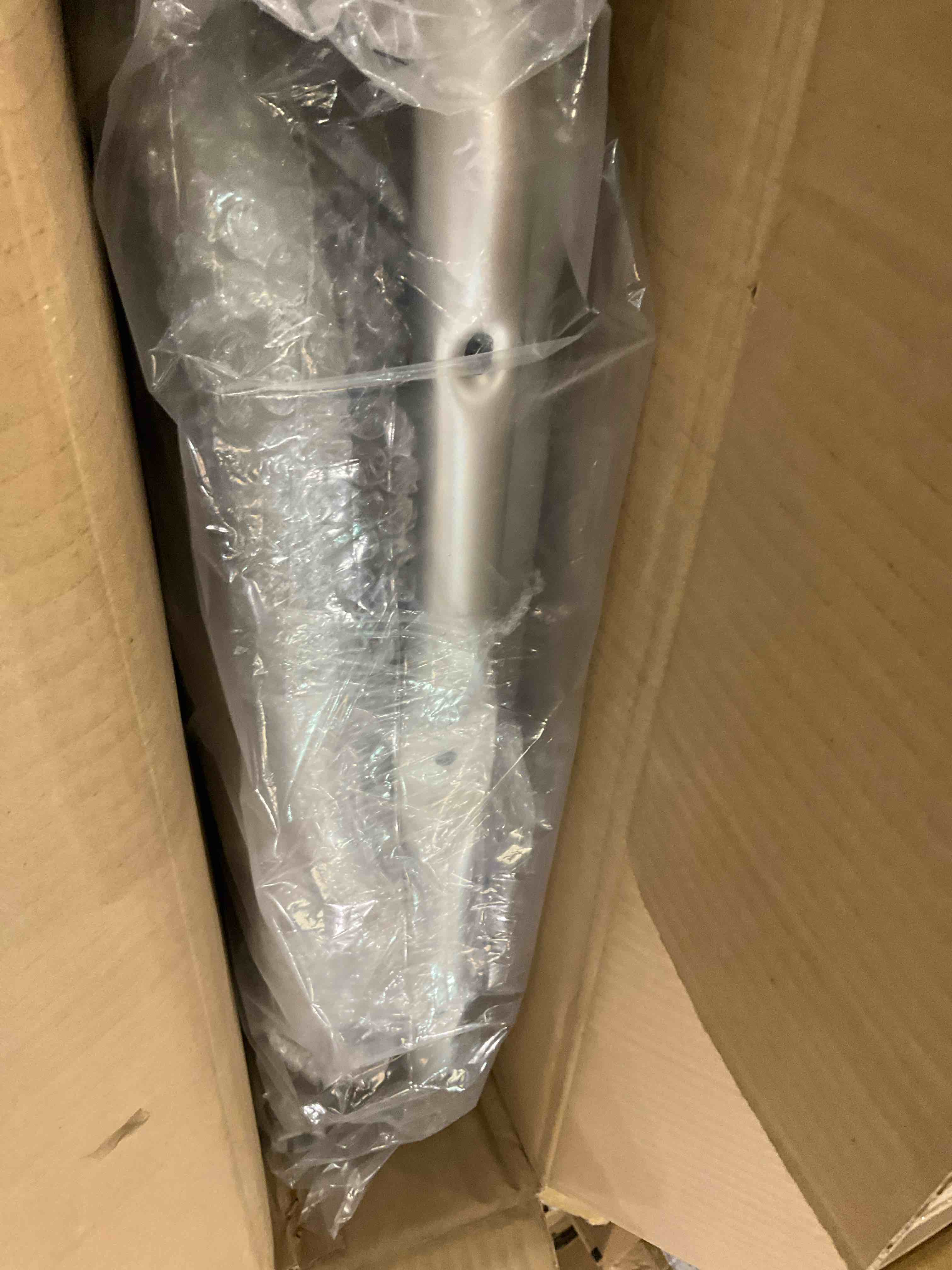 https://s3.amazonaws.com/lotting-images-prod/BargainHunt/EXS01545343_1715004125517.jpeg