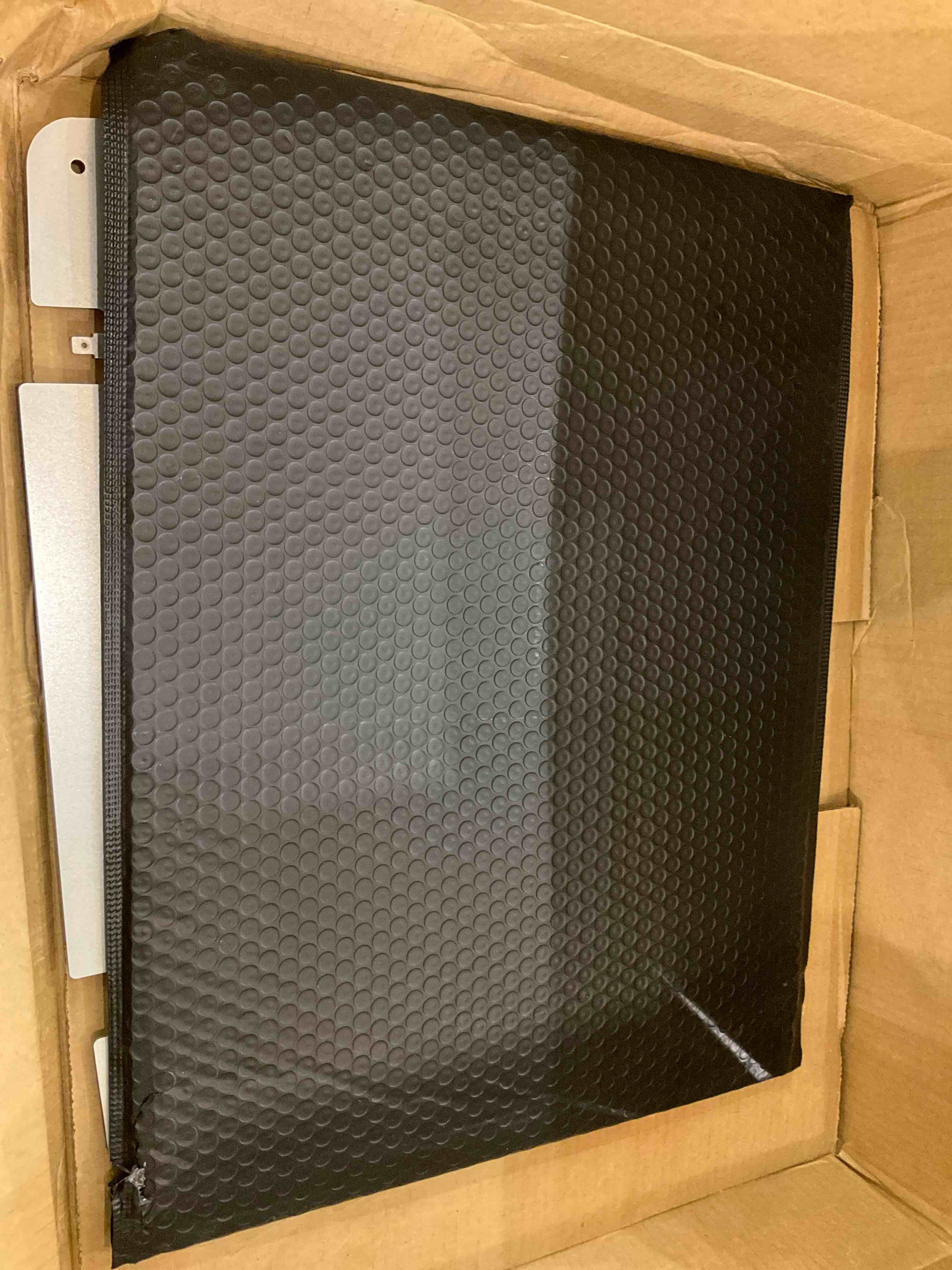 https://s3.amazonaws.com/lotting-images-prod/BargainHunt/EXS01545395_1715017904196.jpeg