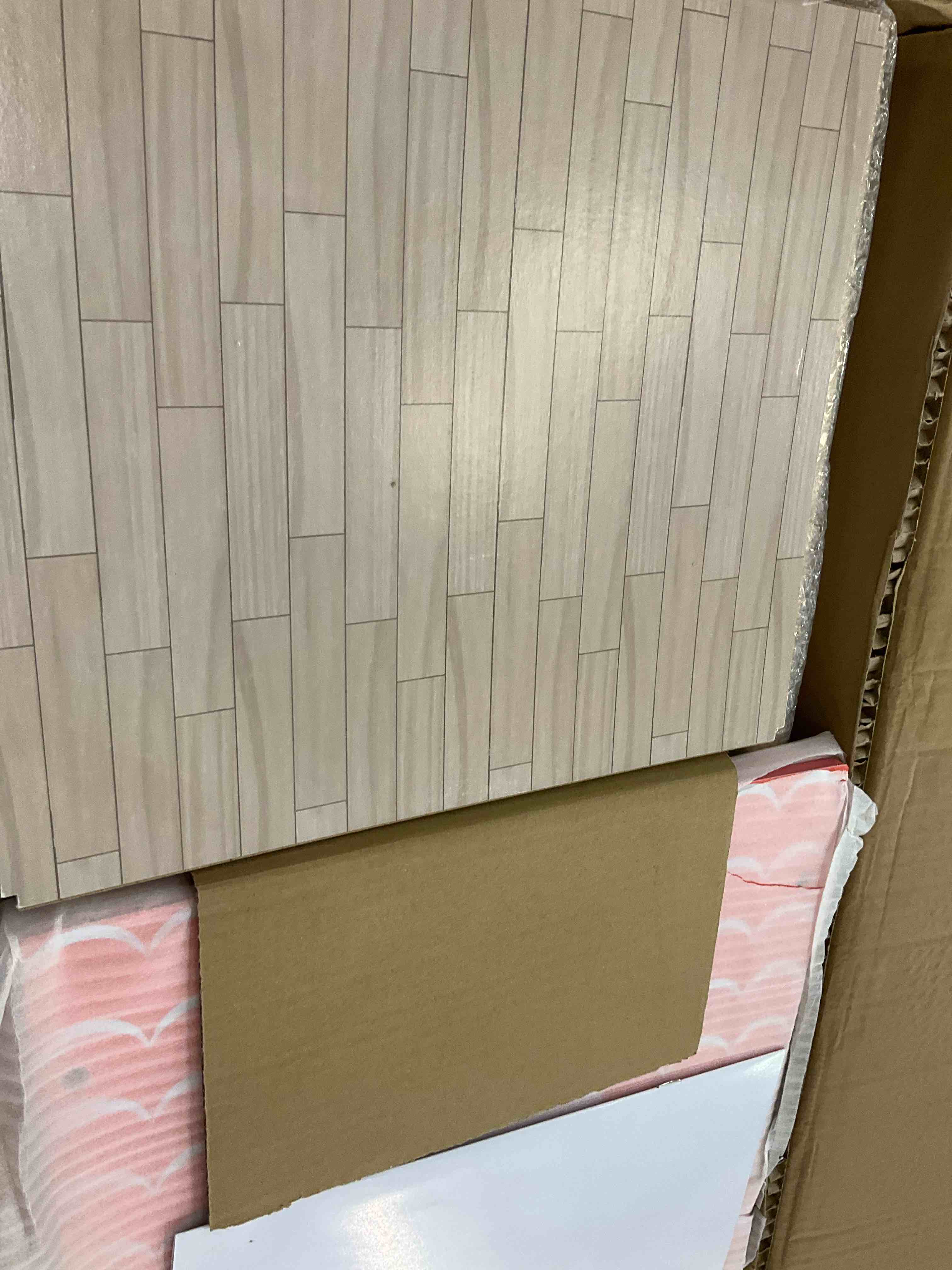 https://s3.amazonaws.com/lotting-images-prod/BargainHunt/EXS01545497_1715100948595.jpeg