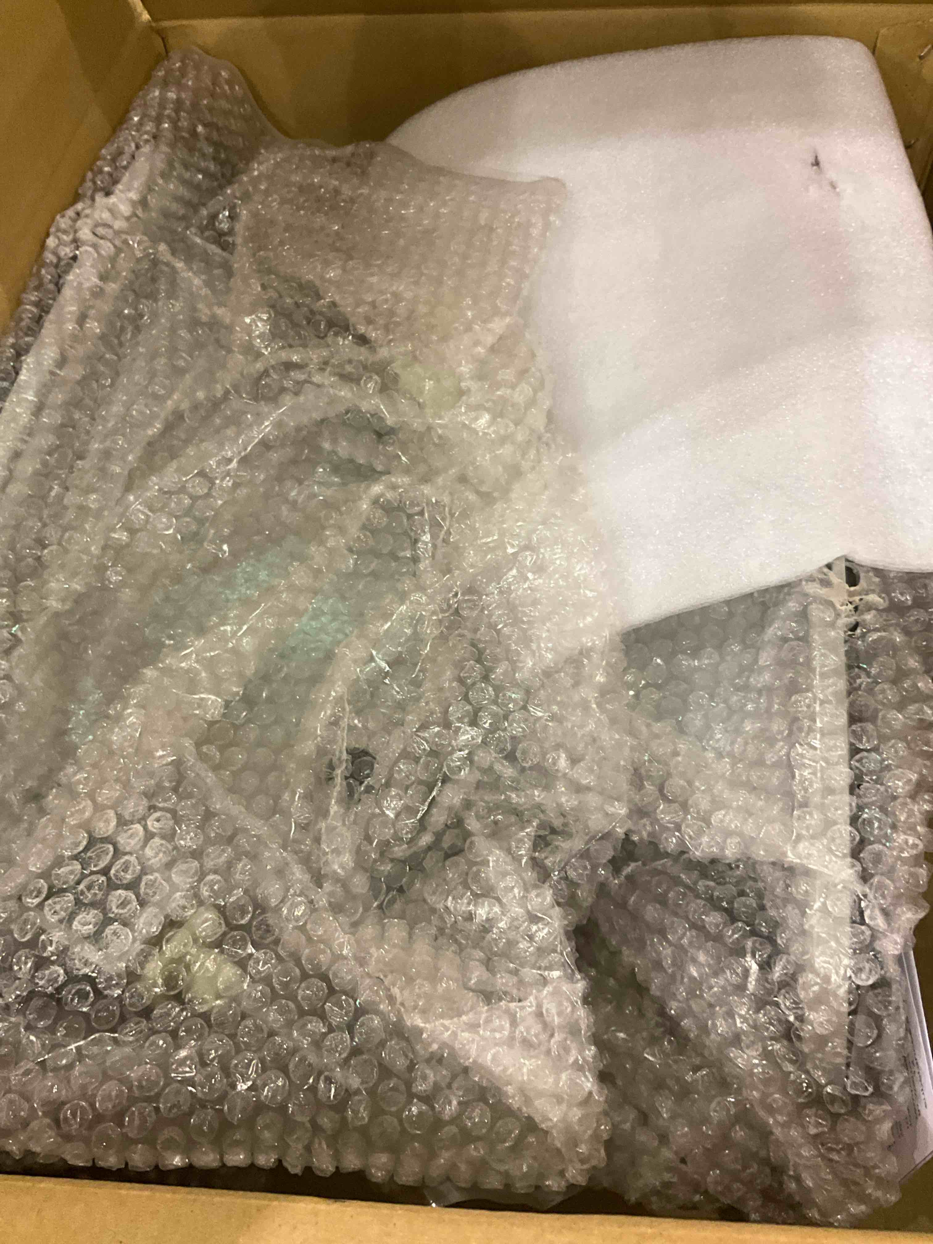 https://s3.amazonaws.com/lotting-images-prod/BargainHunt/EXS01545589_1714997258222.jpeg