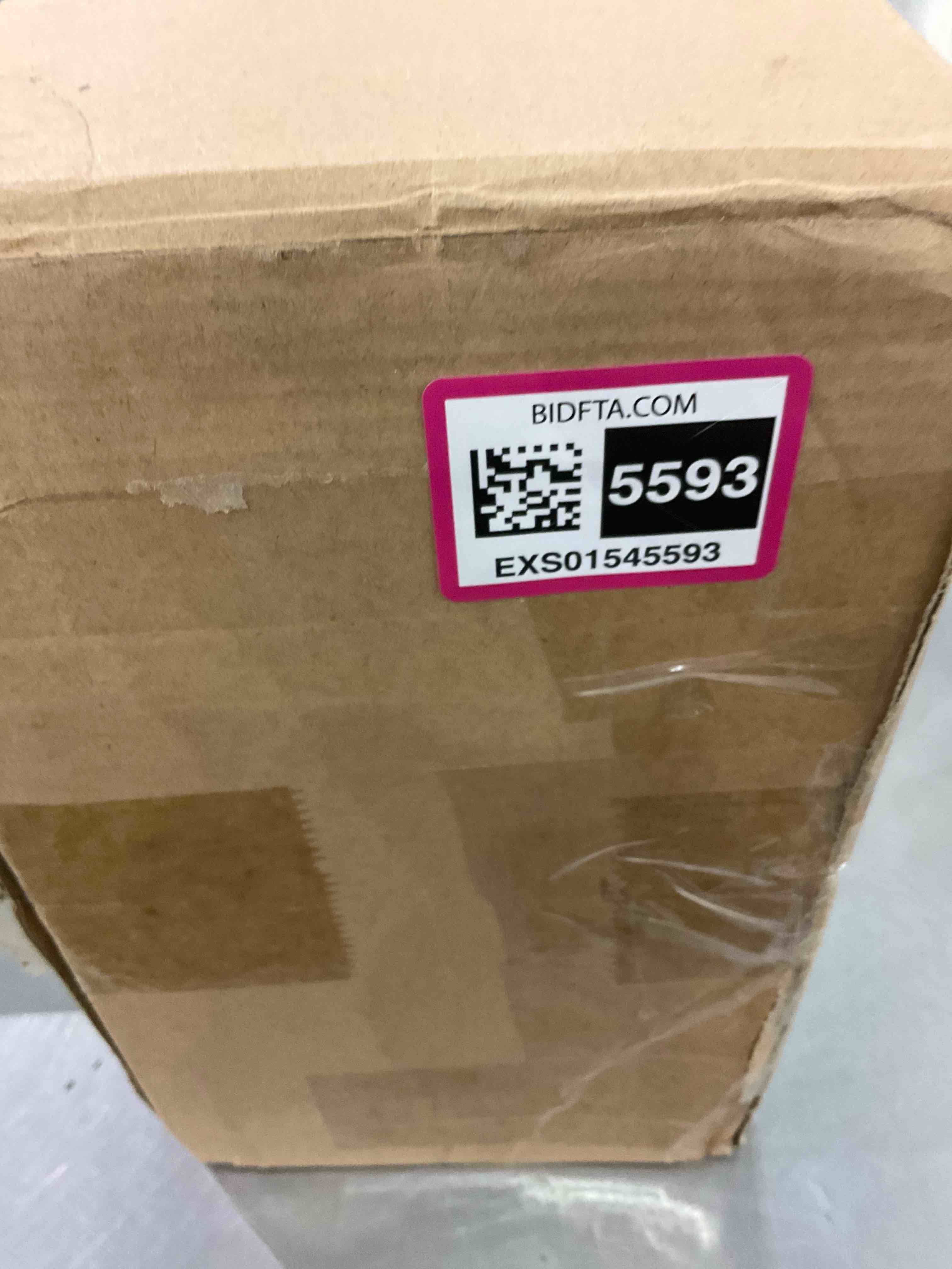 https://s3.amazonaws.com/lotting-images-prod/BargainHunt/EXS01545593_1714996857219.jpeg