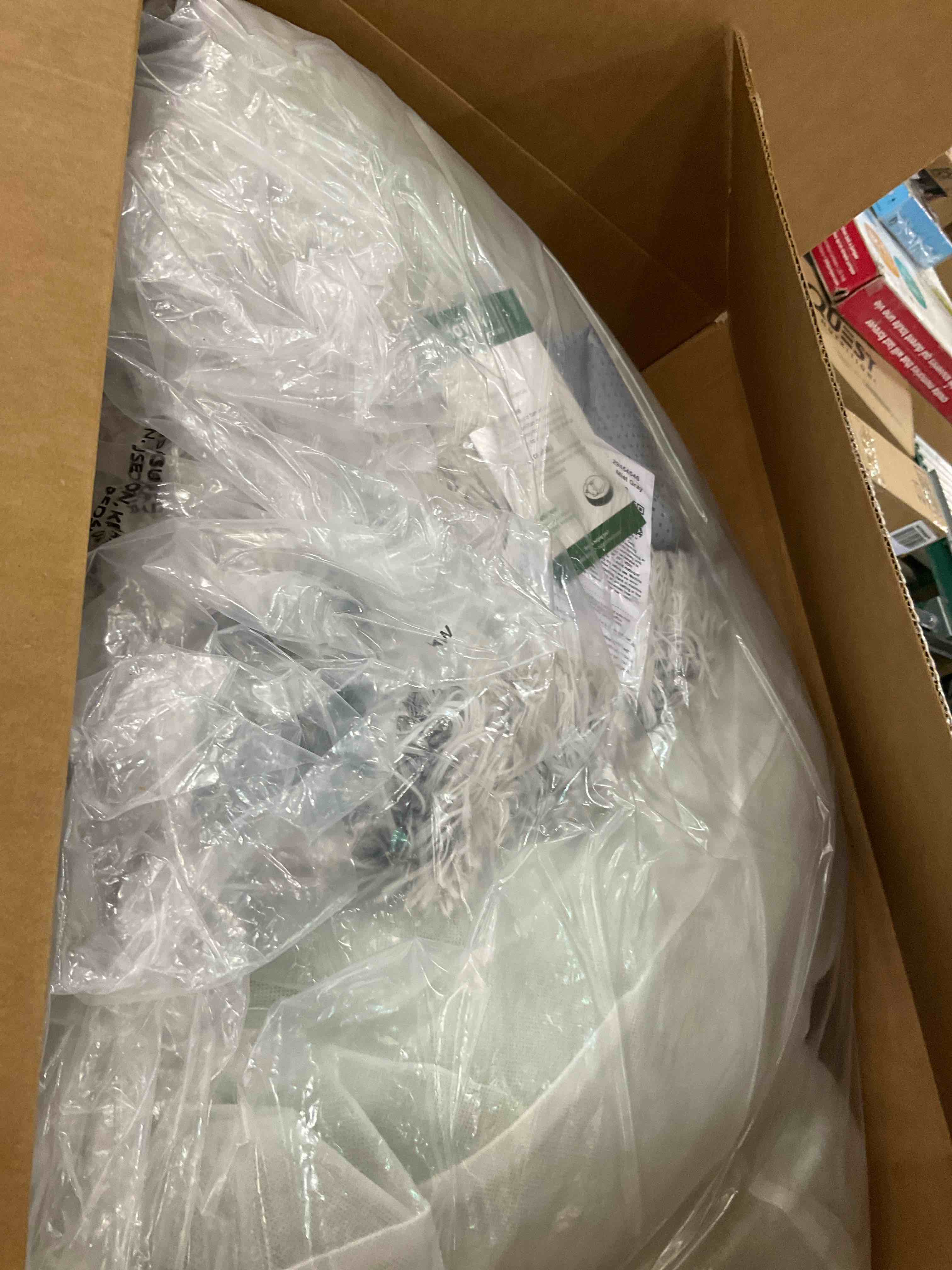 https://s3.amazonaws.com/lotting-images-prod/BargainHunt/EXS01545628_1715004700611.jpeg