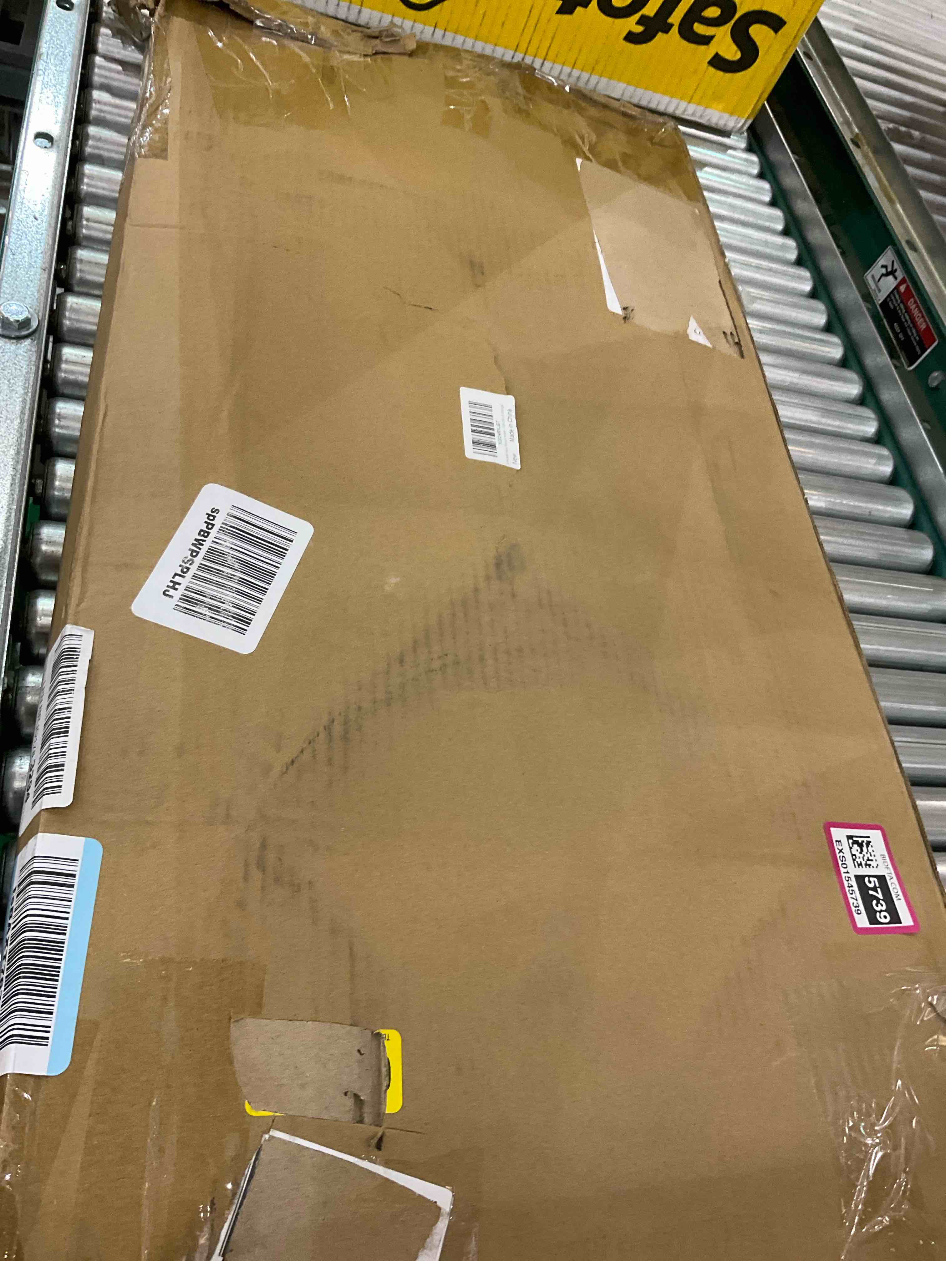 https://s3.amazonaws.com/lotting-images-prod/BargainHunt/EXS01545739_1715107592105.jpeg