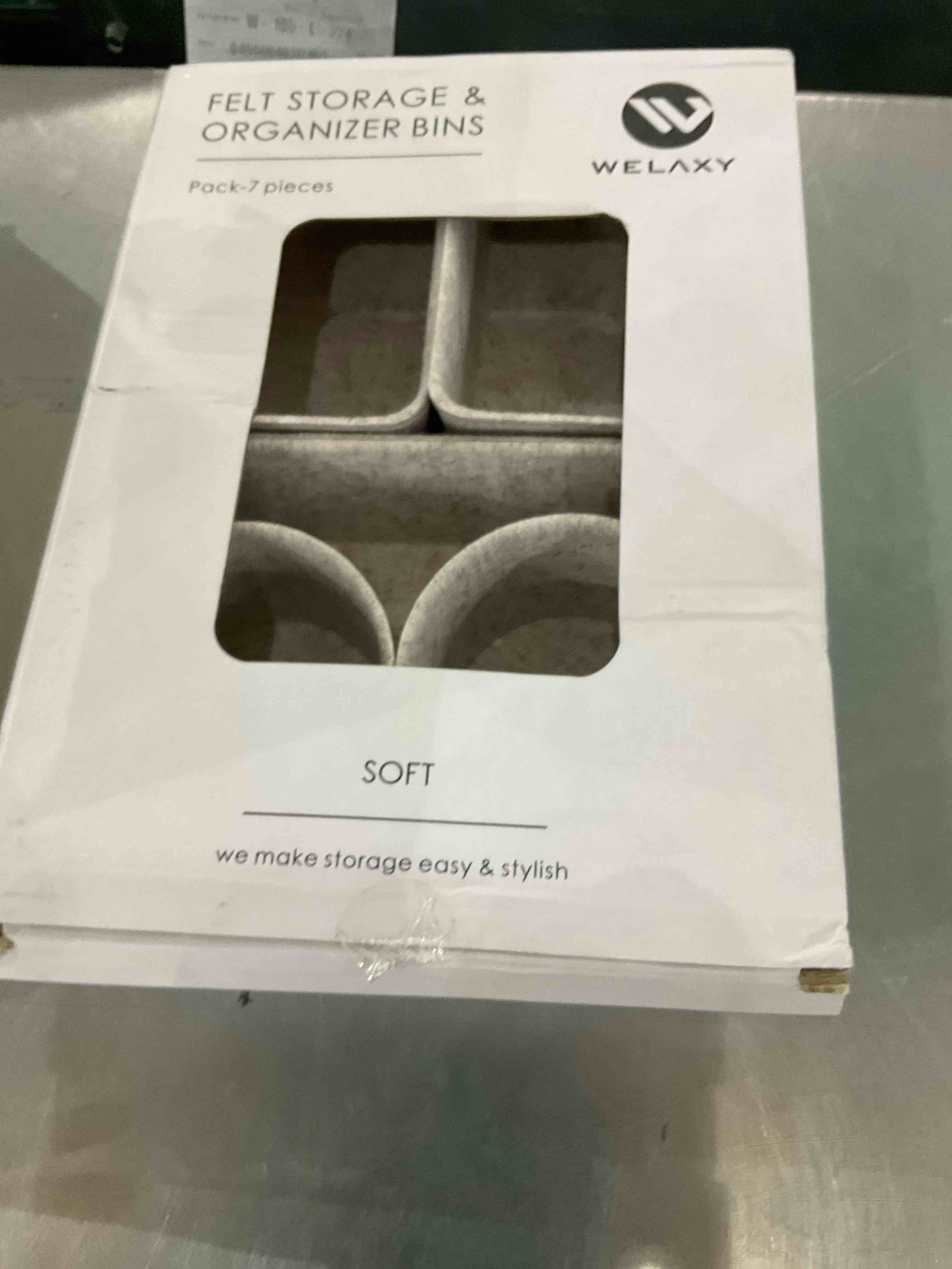 https://s3.amazonaws.com/lotting-images-prod/BargainHunt/EXS01545766_1715168920767.jpeg