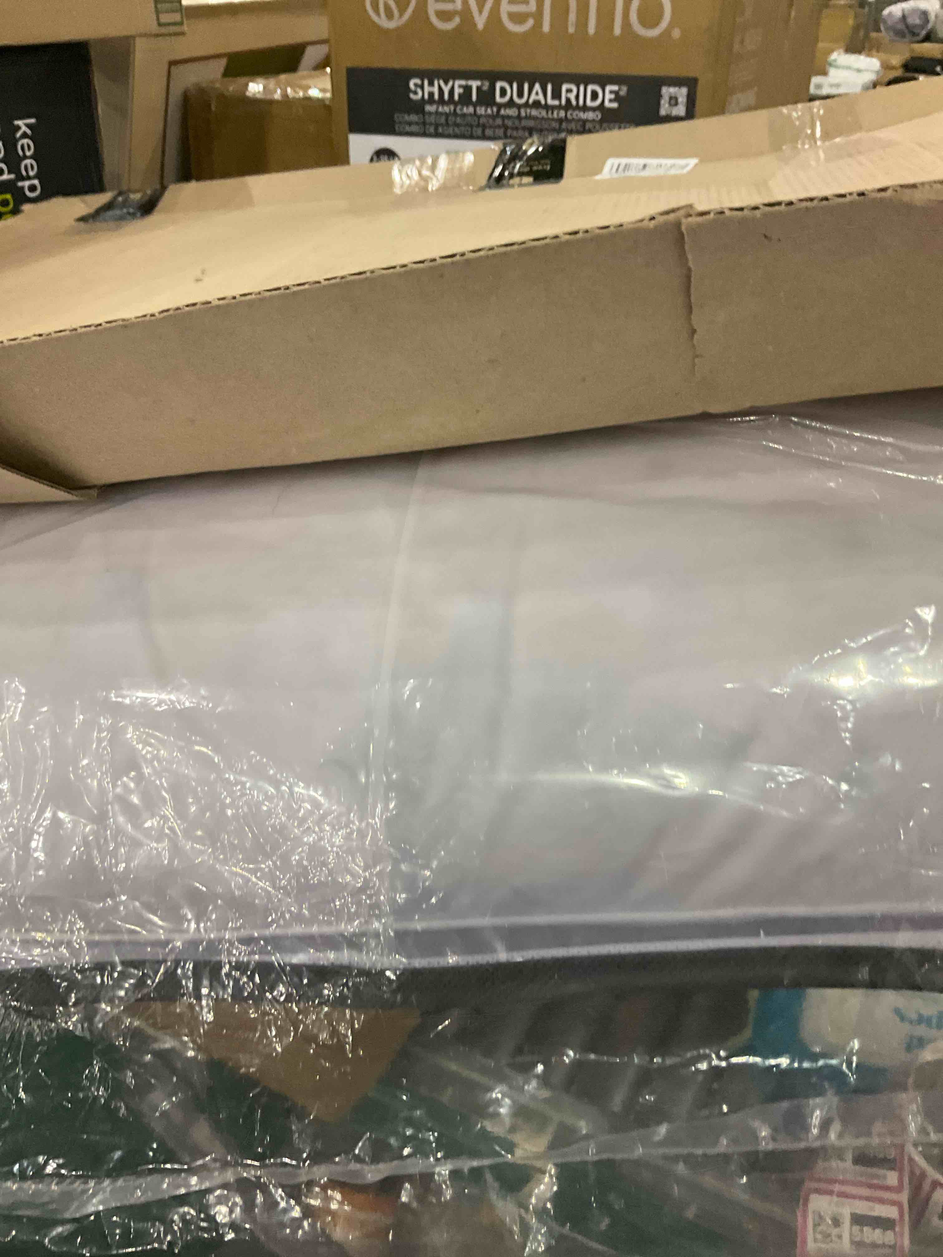 https://s3.amazonaws.com/lotting-images-prod/BargainHunt/EXS01545859_1715253176629.jpeg