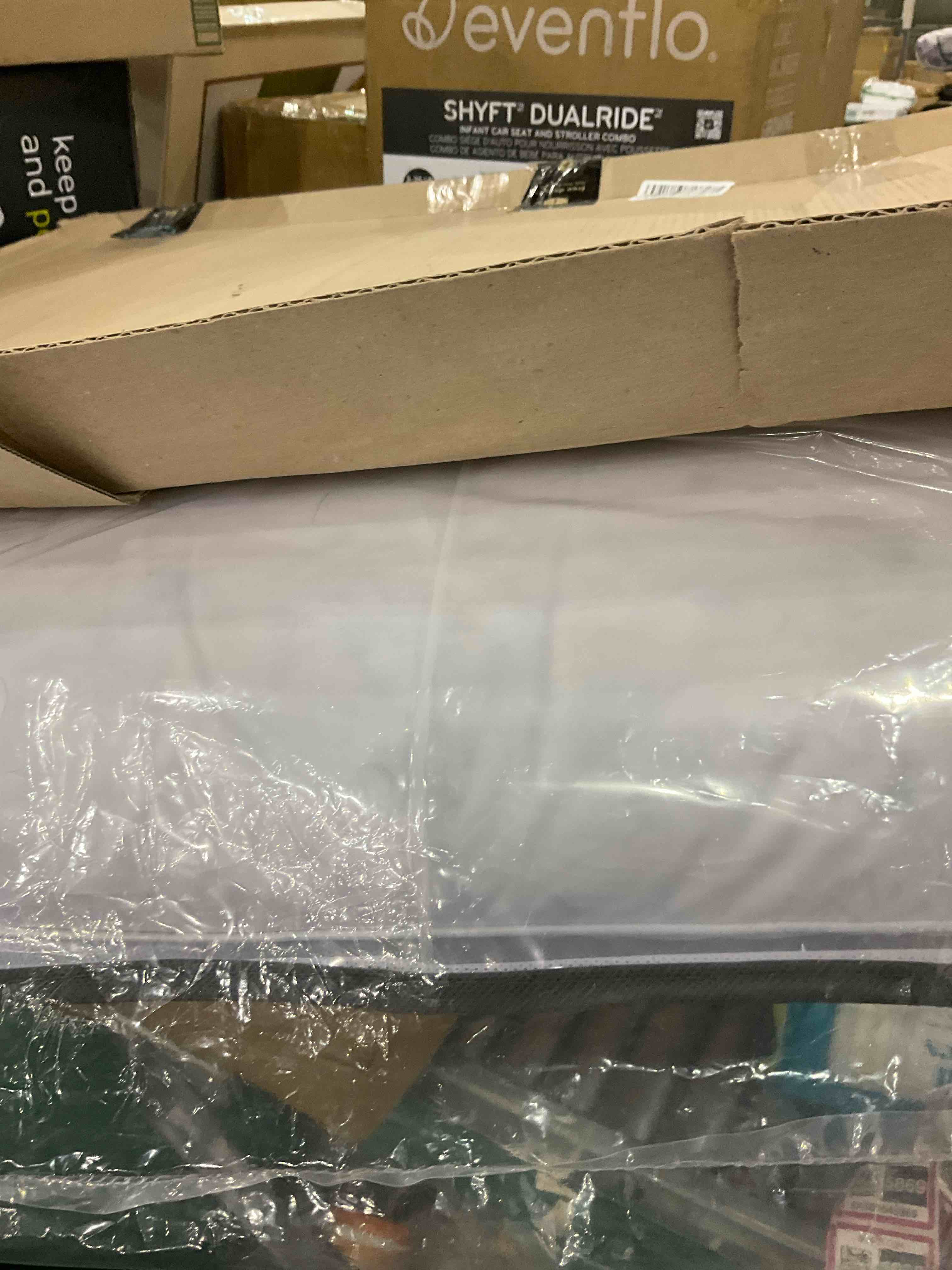 https://s3.amazonaws.com/lotting-images-prod/BargainHunt/EXS01545859_1715253177662.jpeg