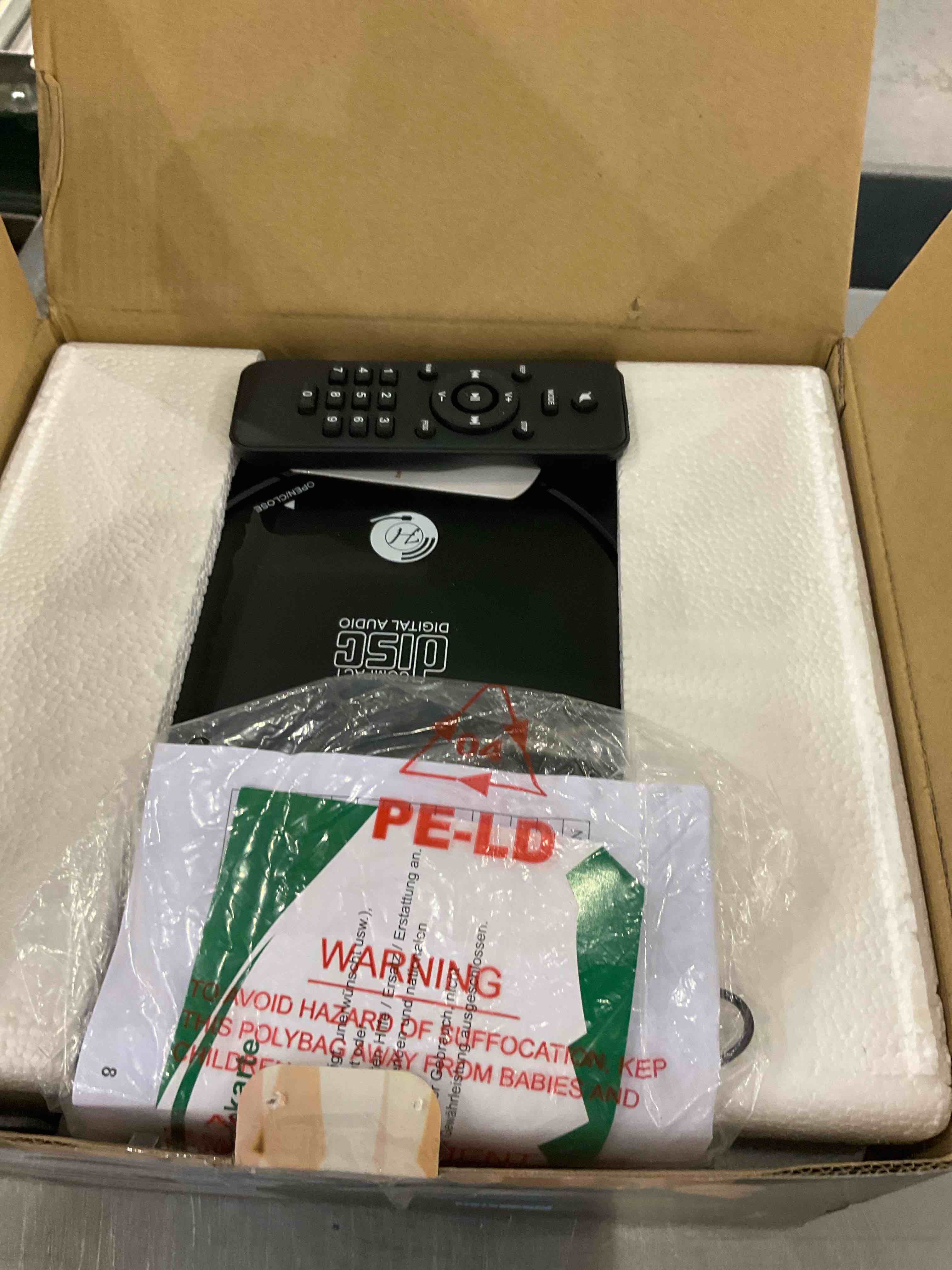 https://s3.amazonaws.com/lotting-images-prod/BargainHunt/EXS01545866_1715256113842.jpeg