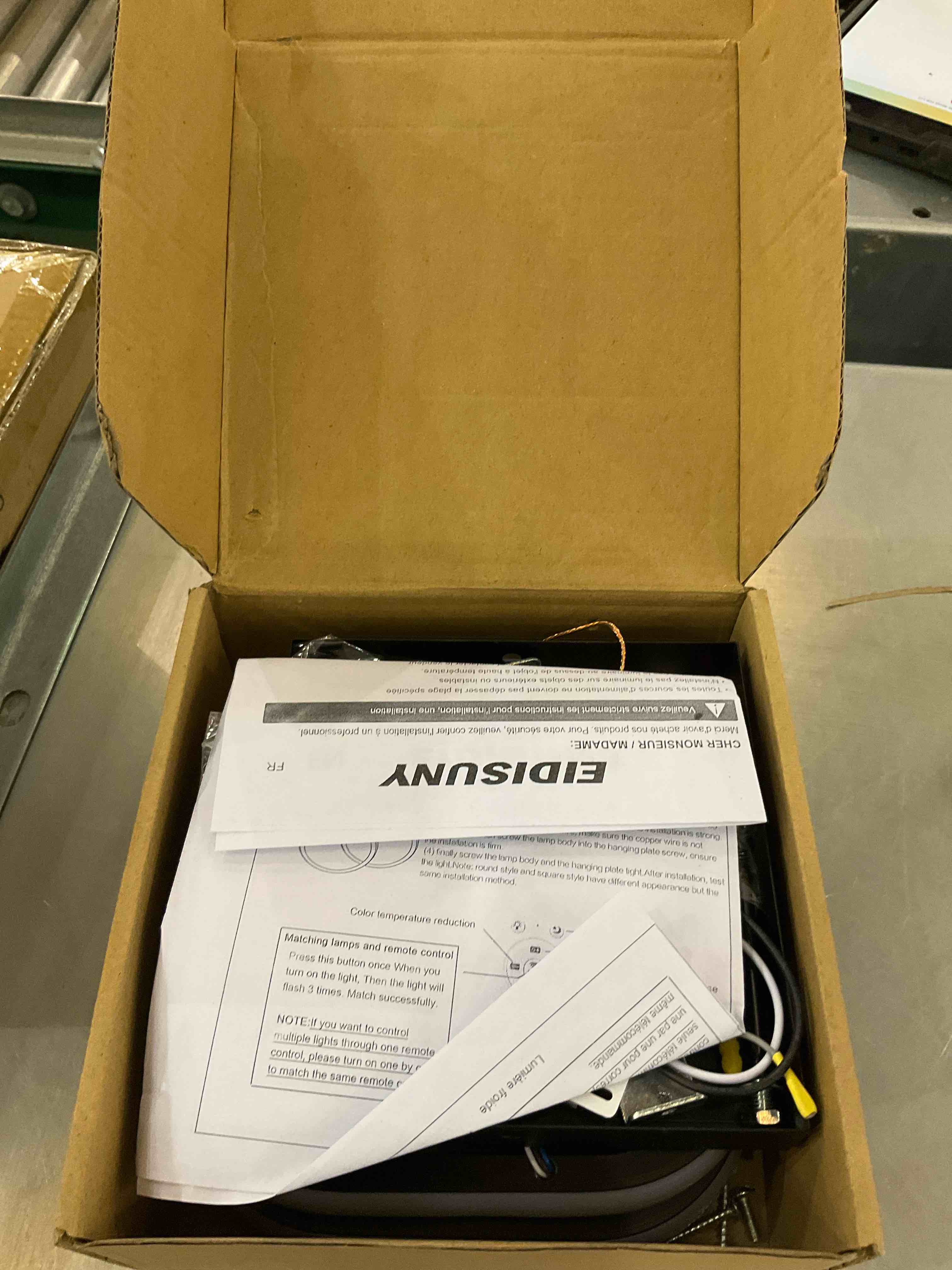 https://s3.amazonaws.com/lotting-images-prod/BargainHunt/EXS01546072_1714402639426.jpeg
