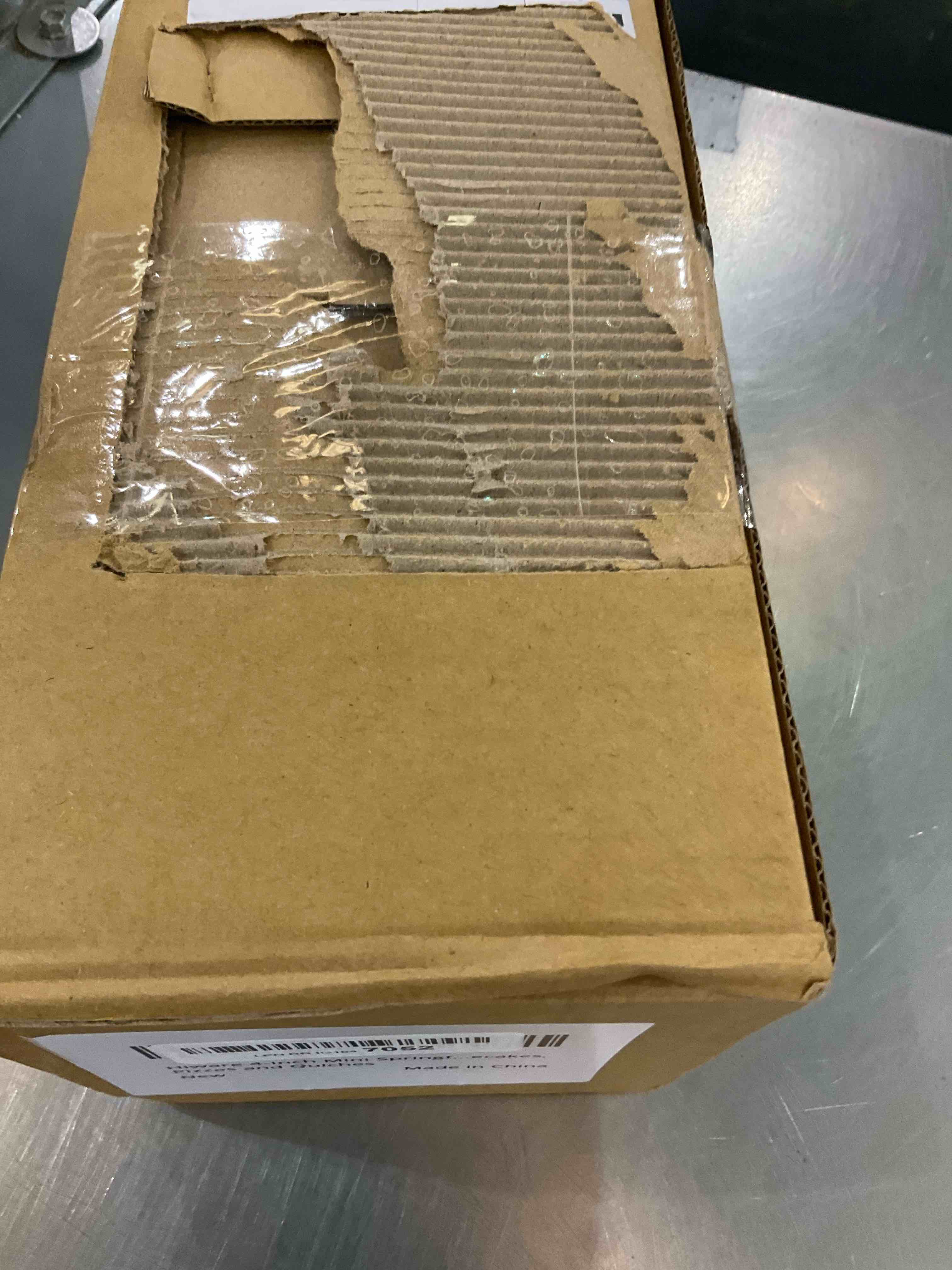 https://s3.amazonaws.com/lotting-images-prod/BargainHunt/EXS01546254_1714570900611.jpeg