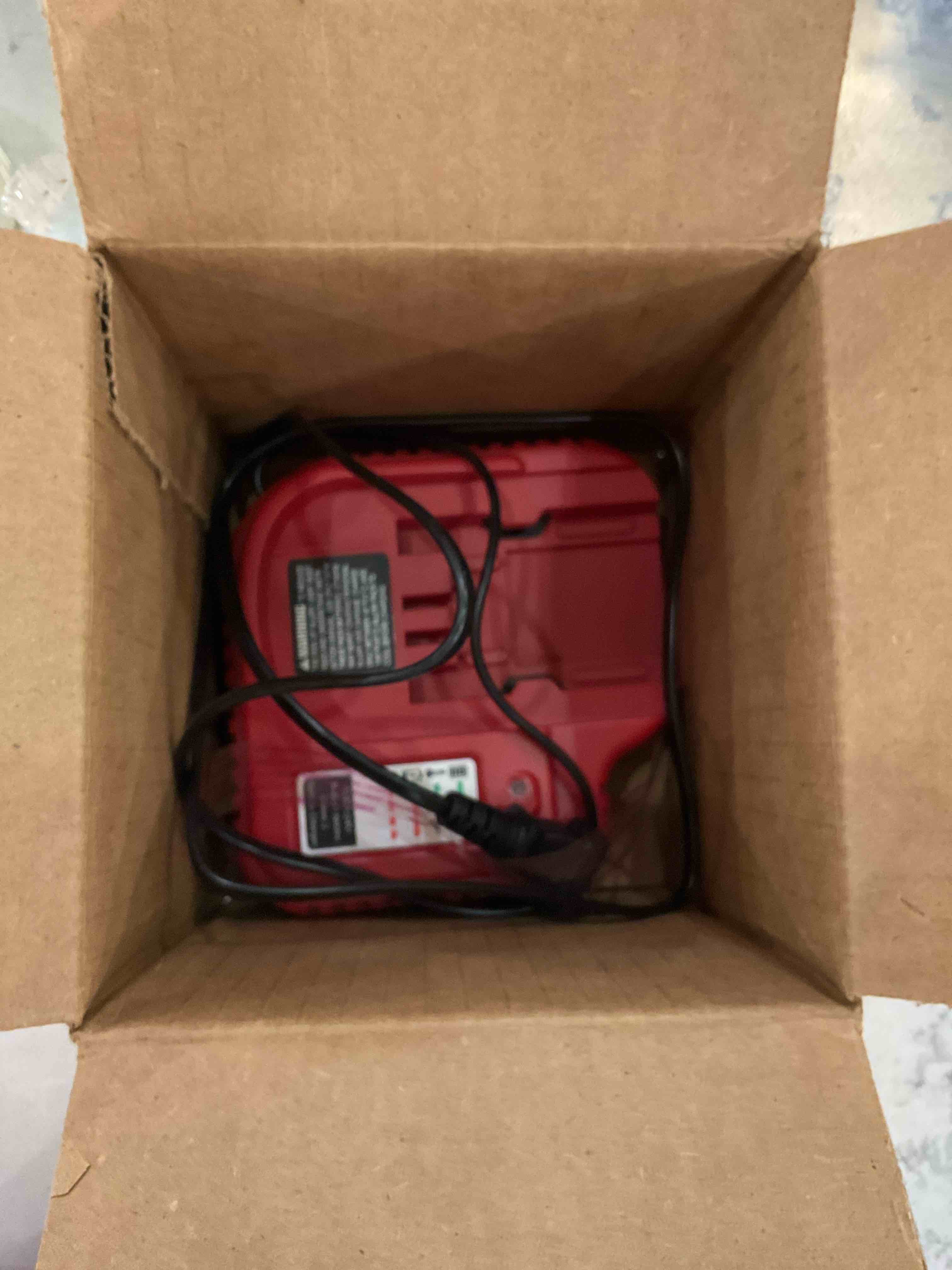 https://s3.amazonaws.com/lotting-images-prod/BargainHunt/EXS01546517_1713881056814.jpeg