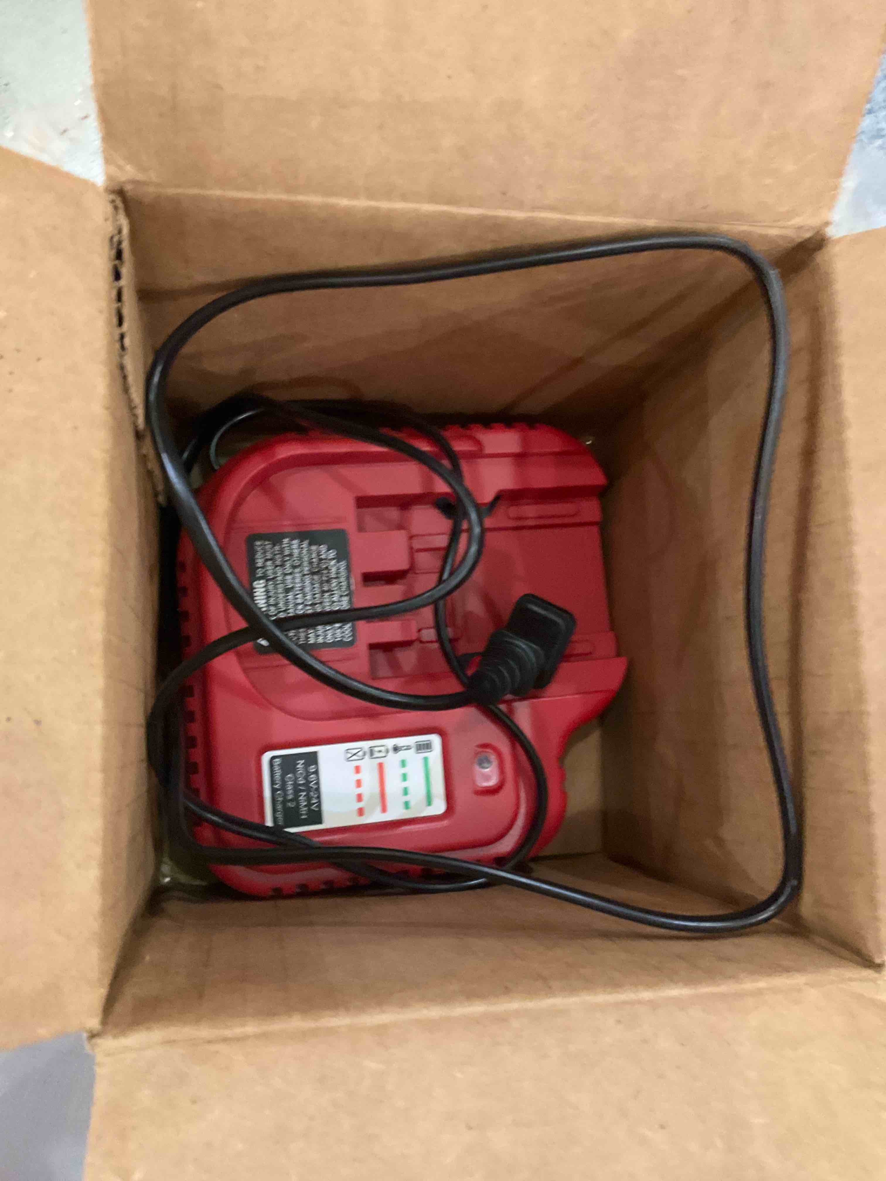 https://s3.amazonaws.com/lotting-images-prod/BargainHunt/EXS01546517_1713881067758.jpeg