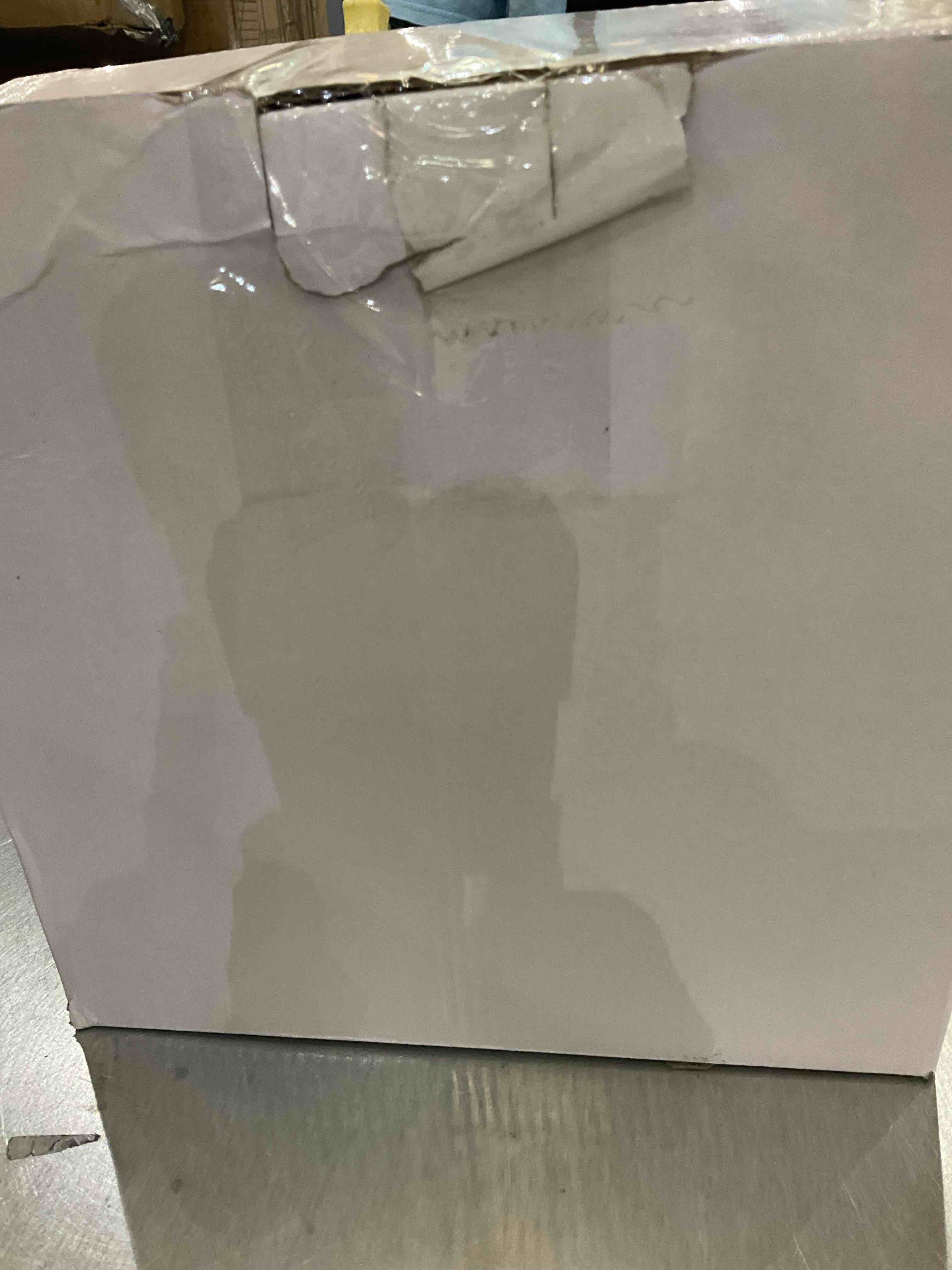 https://s3.amazonaws.com/lotting-images-prod/BargainHunt/EXS01546723_1714055734226.jpeg