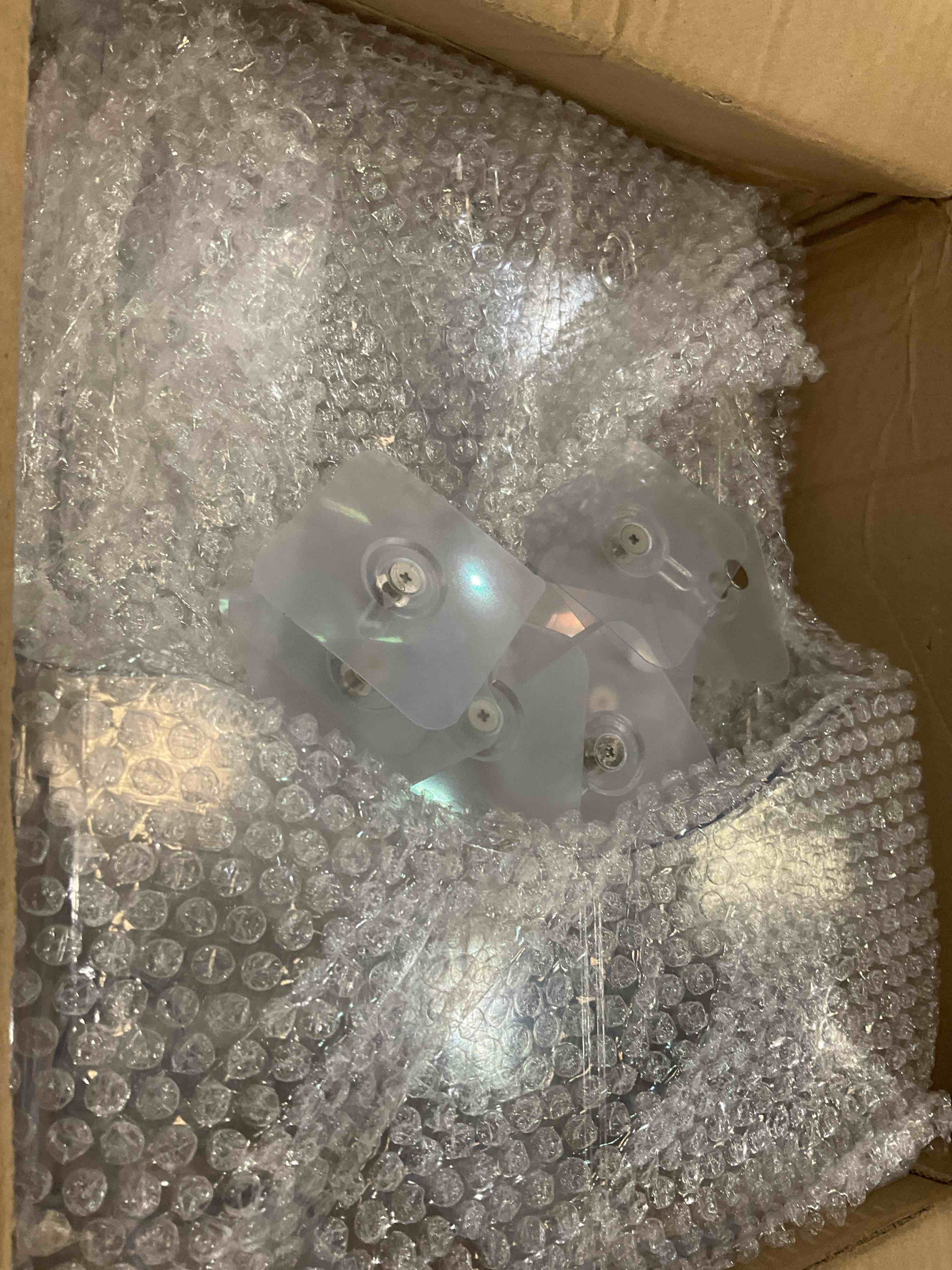 https://s3.amazonaws.com/lotting-images-prod/BargainHunt/EXS01546751_1714059389011.jpeg