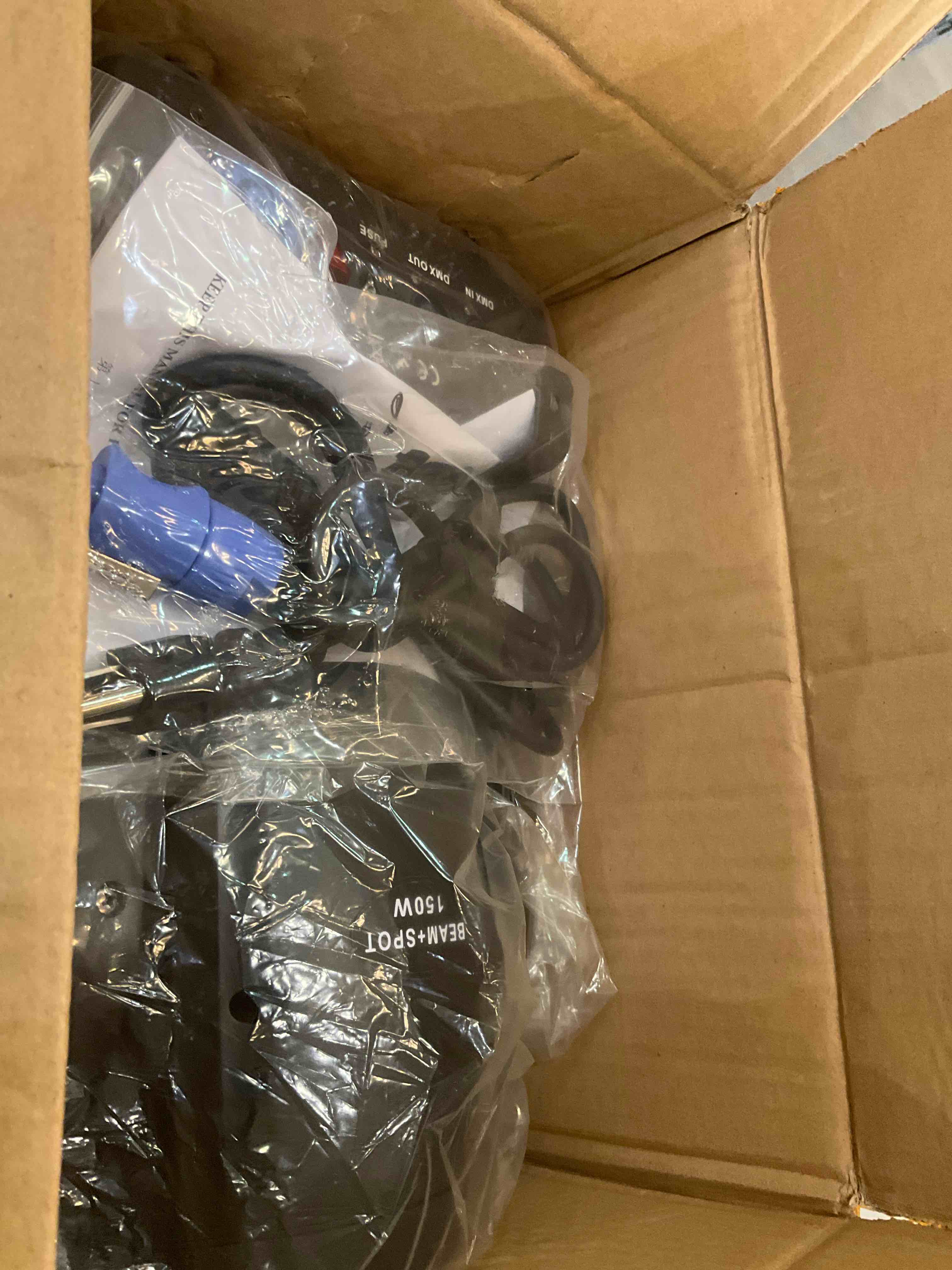 https://s3.amazonaws.com/lotting-images-prod/BargainHunt/EXS01546767_1714066543367.jpeg