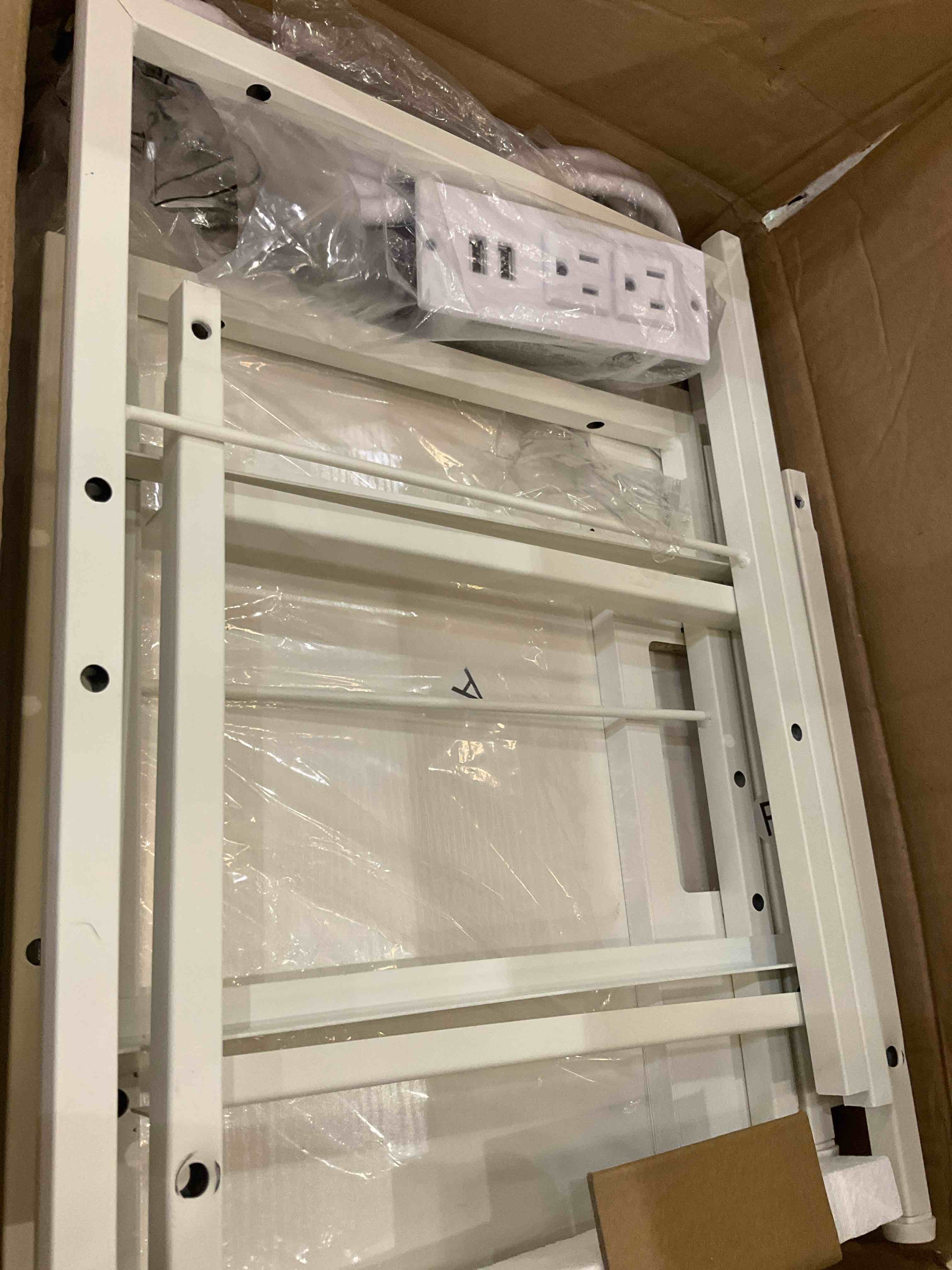 https://s3.amazonaws.com/lotting-images-prod/BargainHunt/EXS01546787_1714072127511.jpeg